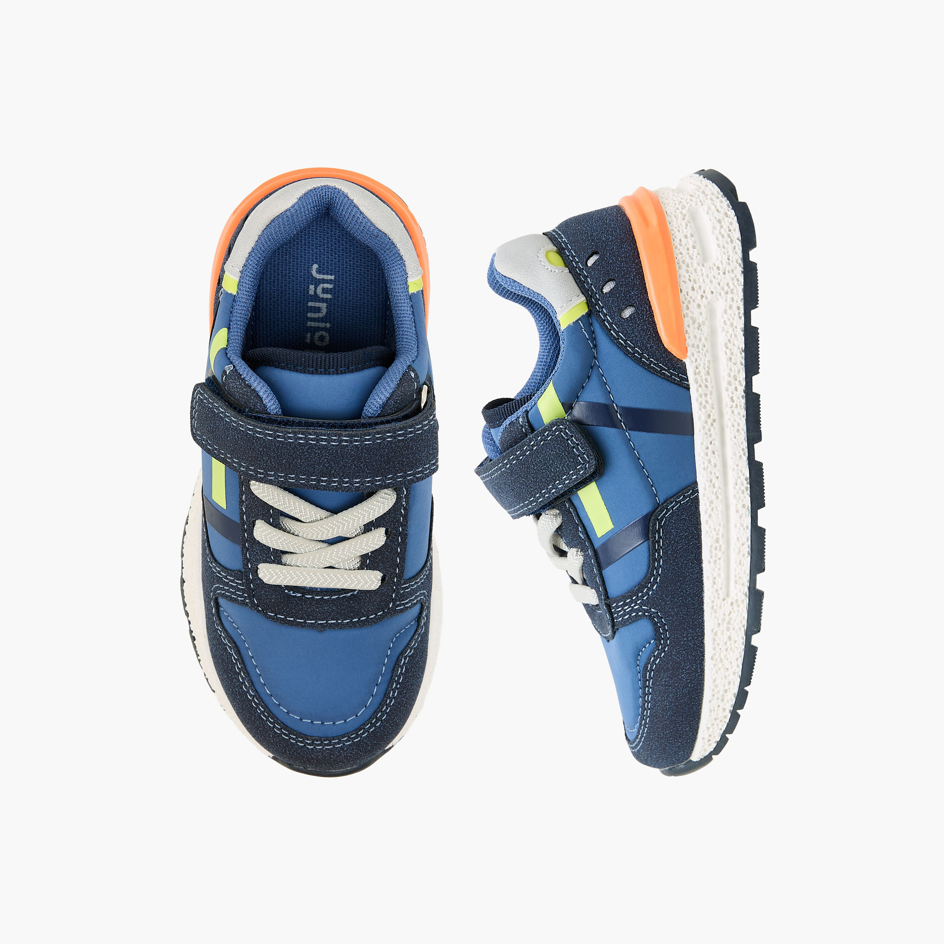 حذاء سنيكرز بشريط إغلاق لاصق للأولاد من جونيورز-boys-shoes-sneakers-image-1