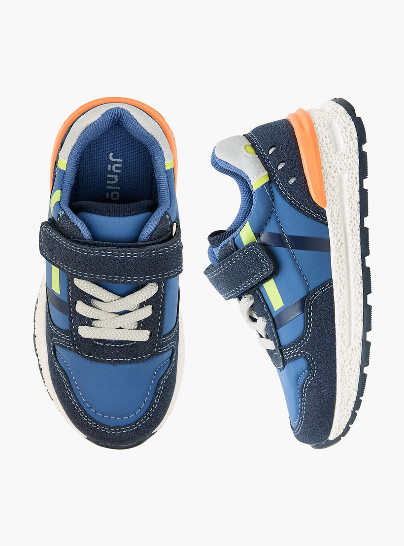 حذاء سنيكرز بشريط إغلاق لاصق للأولاد من جونيورز-boys-shoes-sneakers-image-1