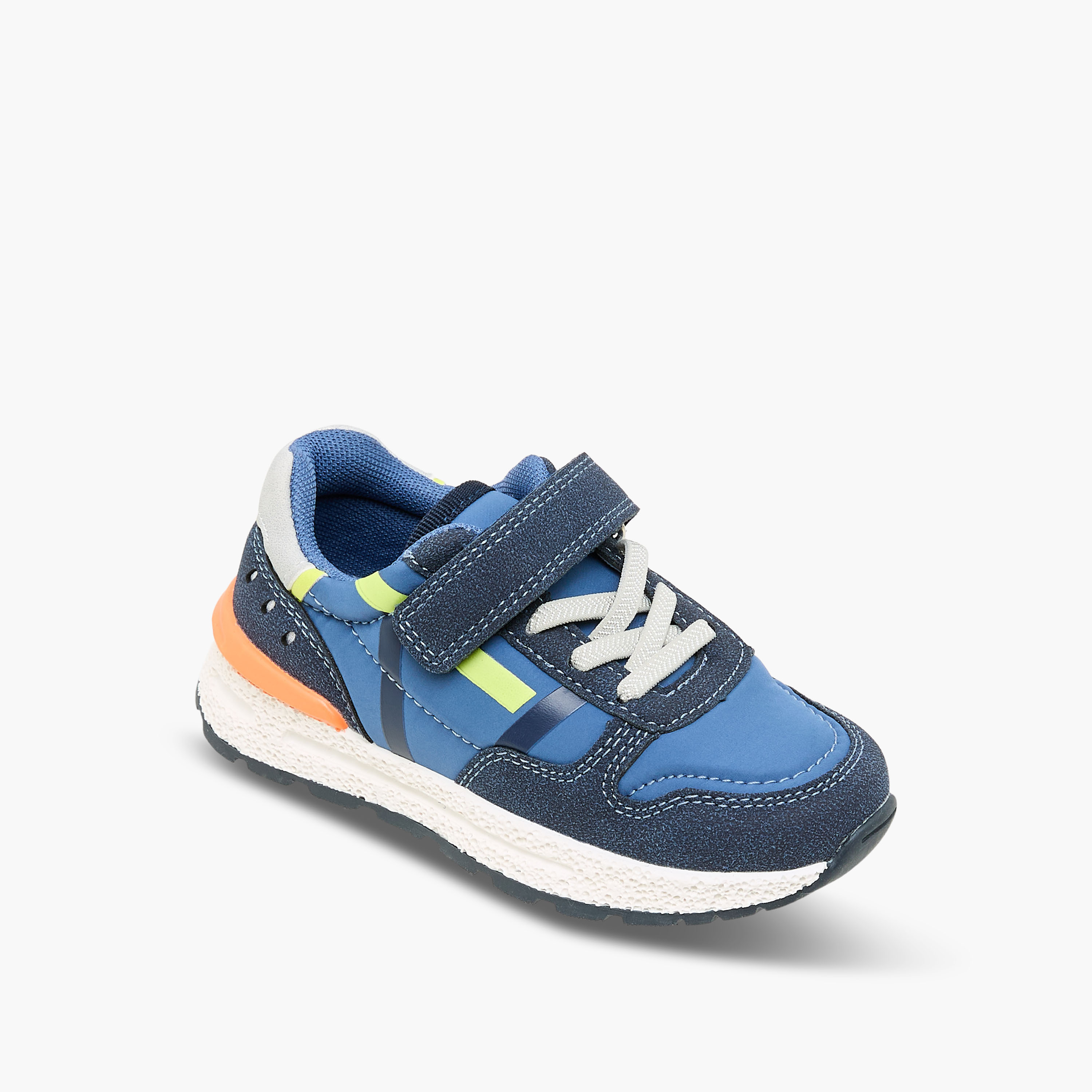 حذاء سنيكرز بشريط إغلاق لاصق للأولاد من جونيورز-boys-shoes-sneakers-image-2
