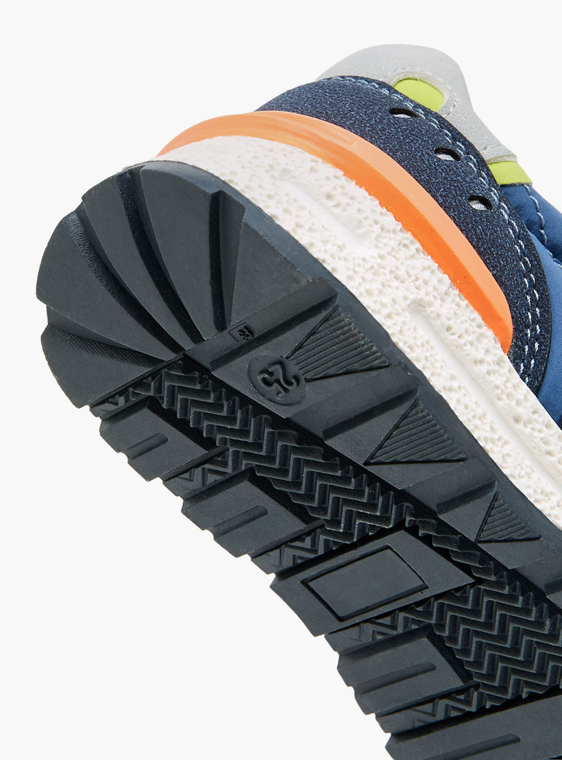 حذاء سنيكرز بشريط إغلاق لاصق للأولاد من جونيورز-boys-shoes-sneakers-image-5
