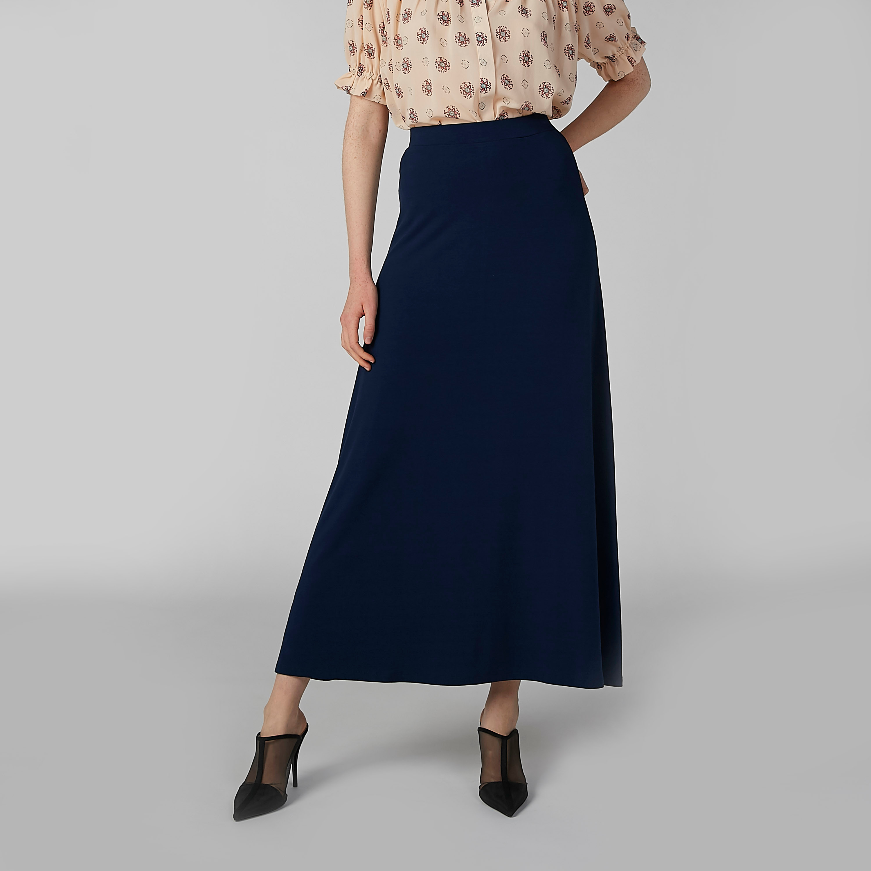 Buy Women s Plain A Line Maxi Skirt with Elasticised Waistband Online Centrepoint Bahrain