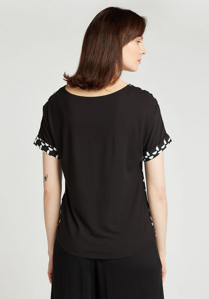 Slim Fit Printed Top with Boat Neck and Short Sleeves