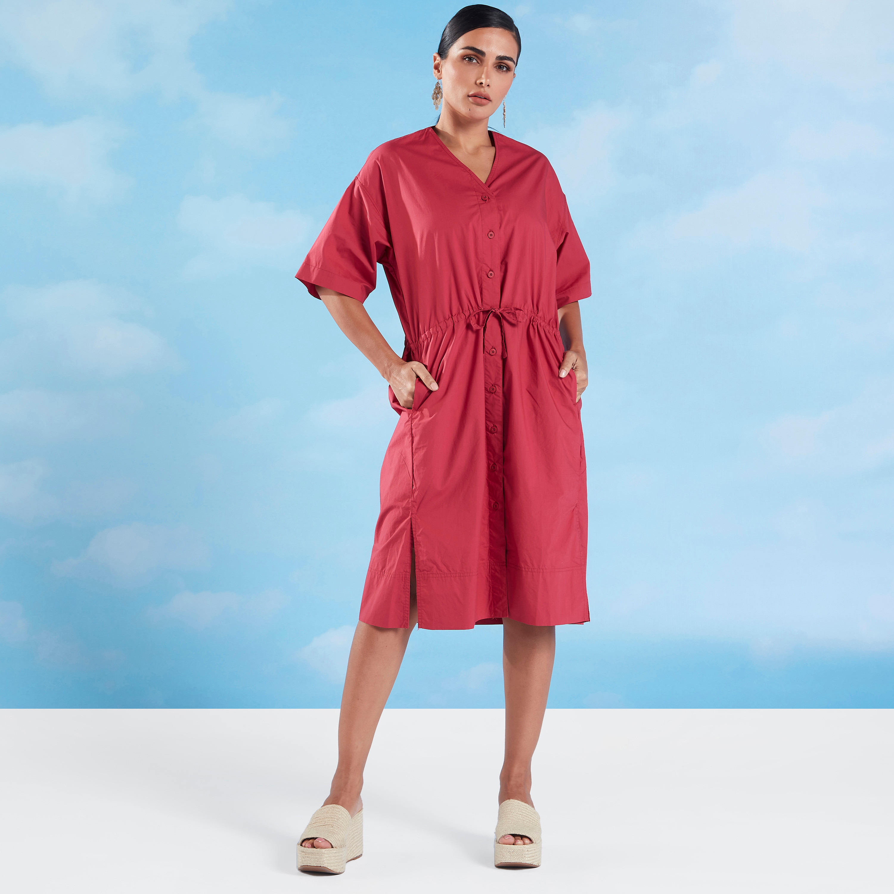 فستان قميص سادة ميدي بياقة v وتفاصيل جيب-women-clothing-dresses-image-1