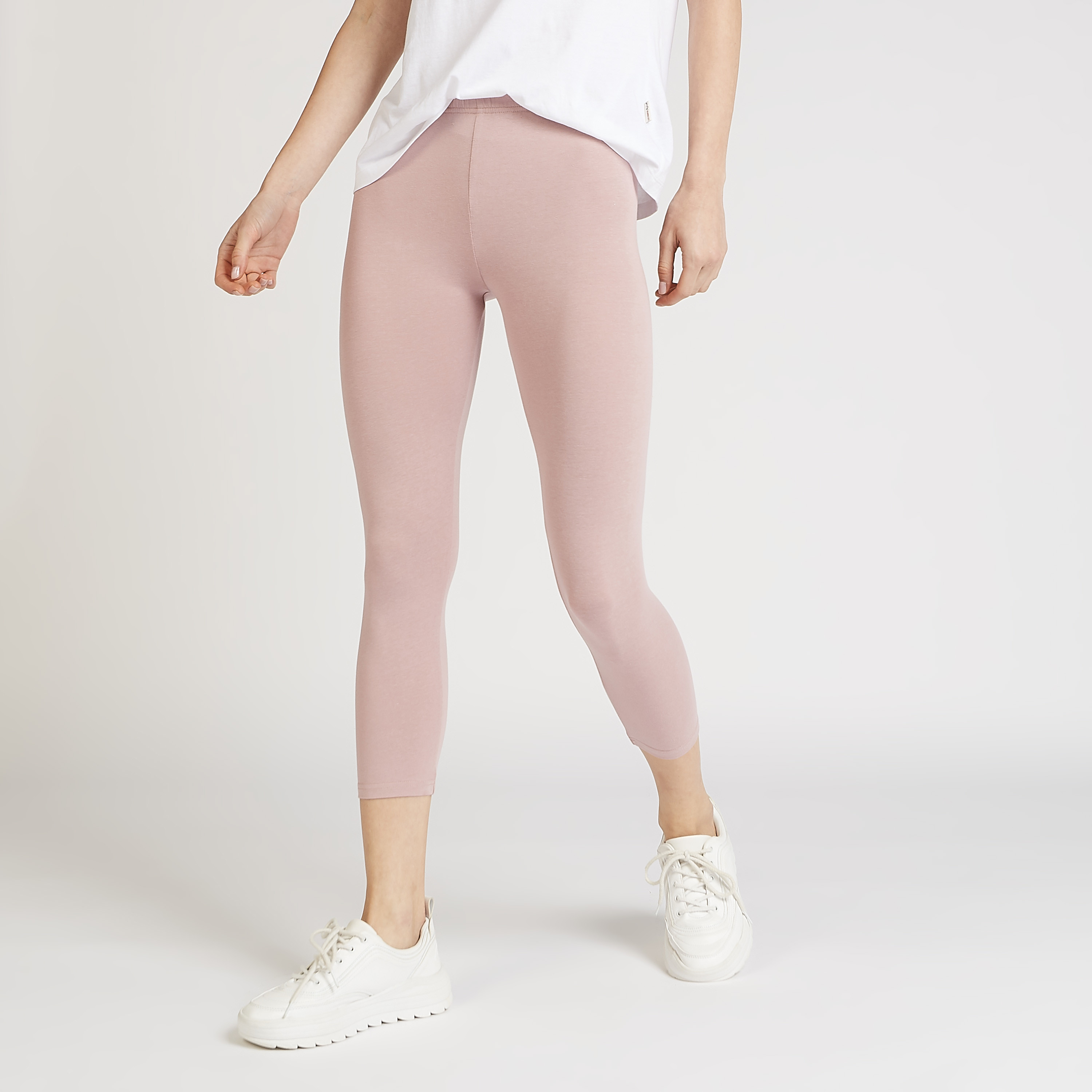 بنطلون ليقنز قصير سادة بخصر مطاطي-women-clothing-leggings-image-1