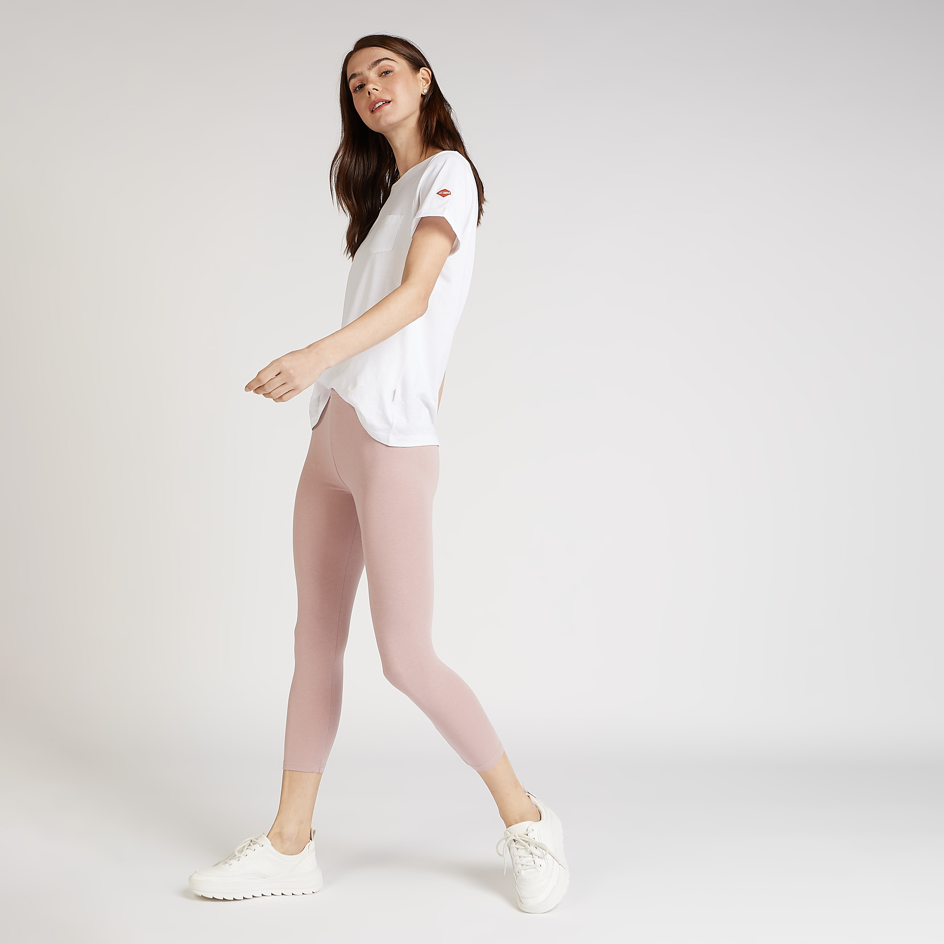 بنطلون ليقنز قصير سادة بخصر مطاطي-women-clothing-leggings-image-2