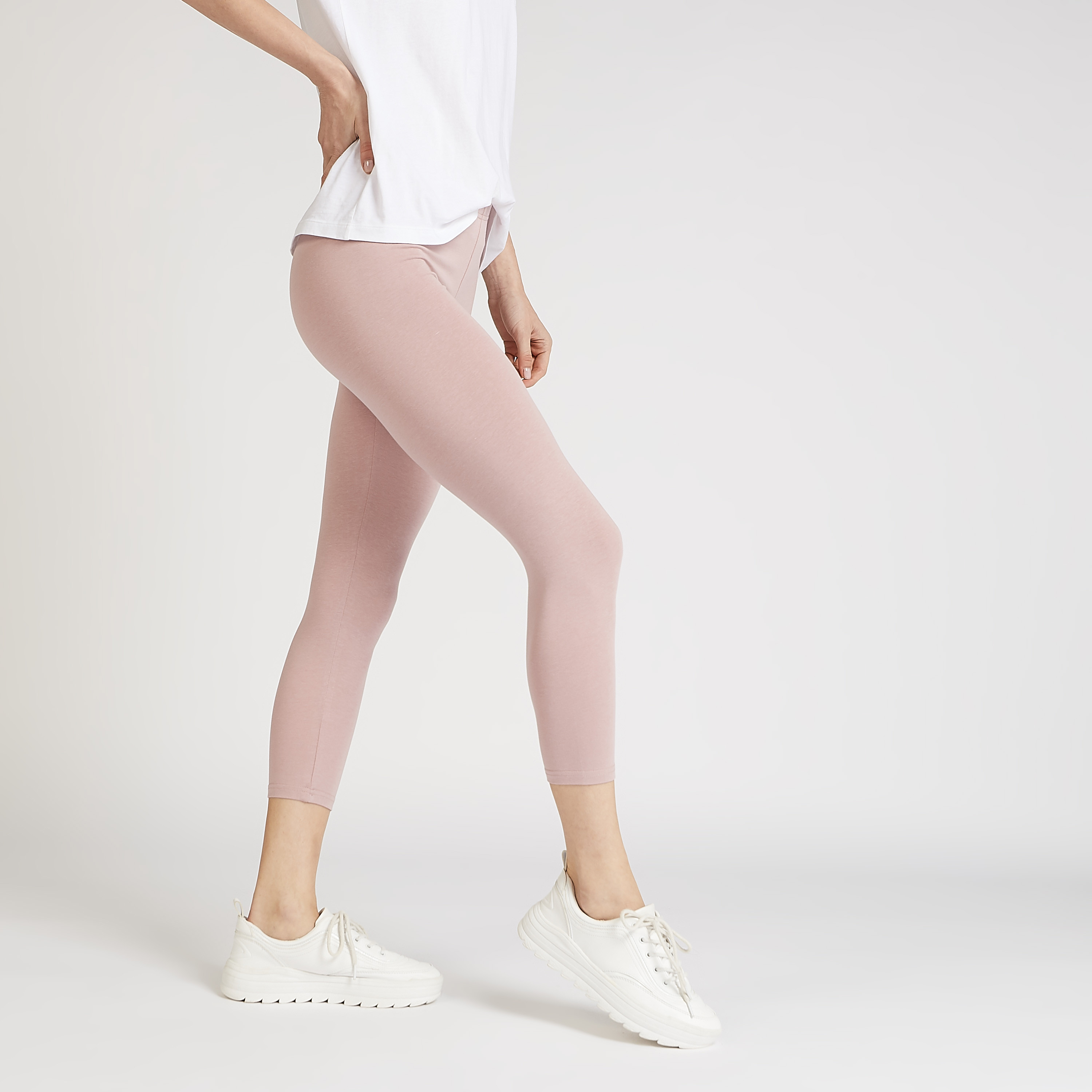 بنطلون ليقنز قصير سادة بخصر مطاطي-women-clothing-leggings-image-3