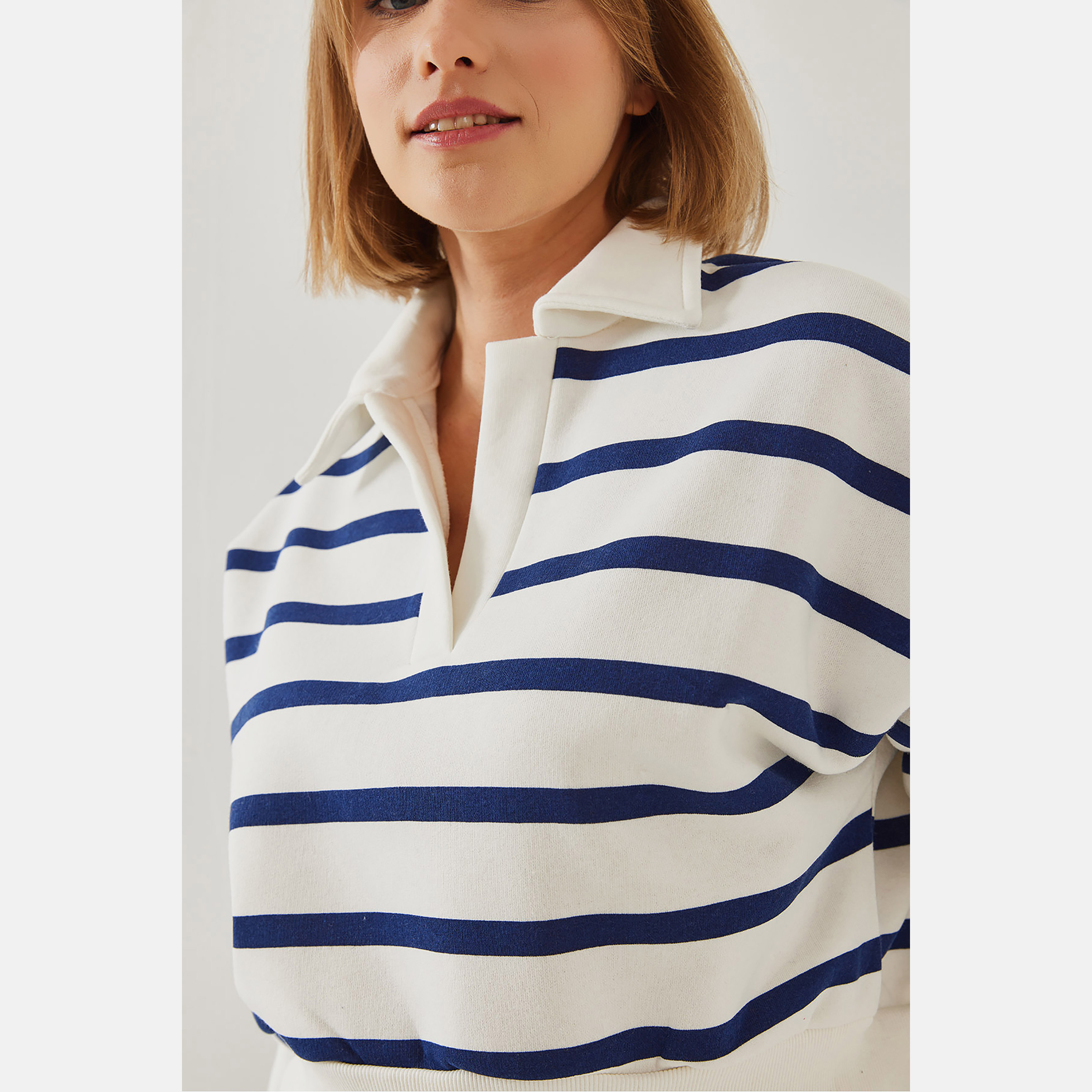 Bianco Lucci Striped Collared Women's Sweatshirt-women-winterwear-hoodiesandsweatshirts-sweatshirts-image-4