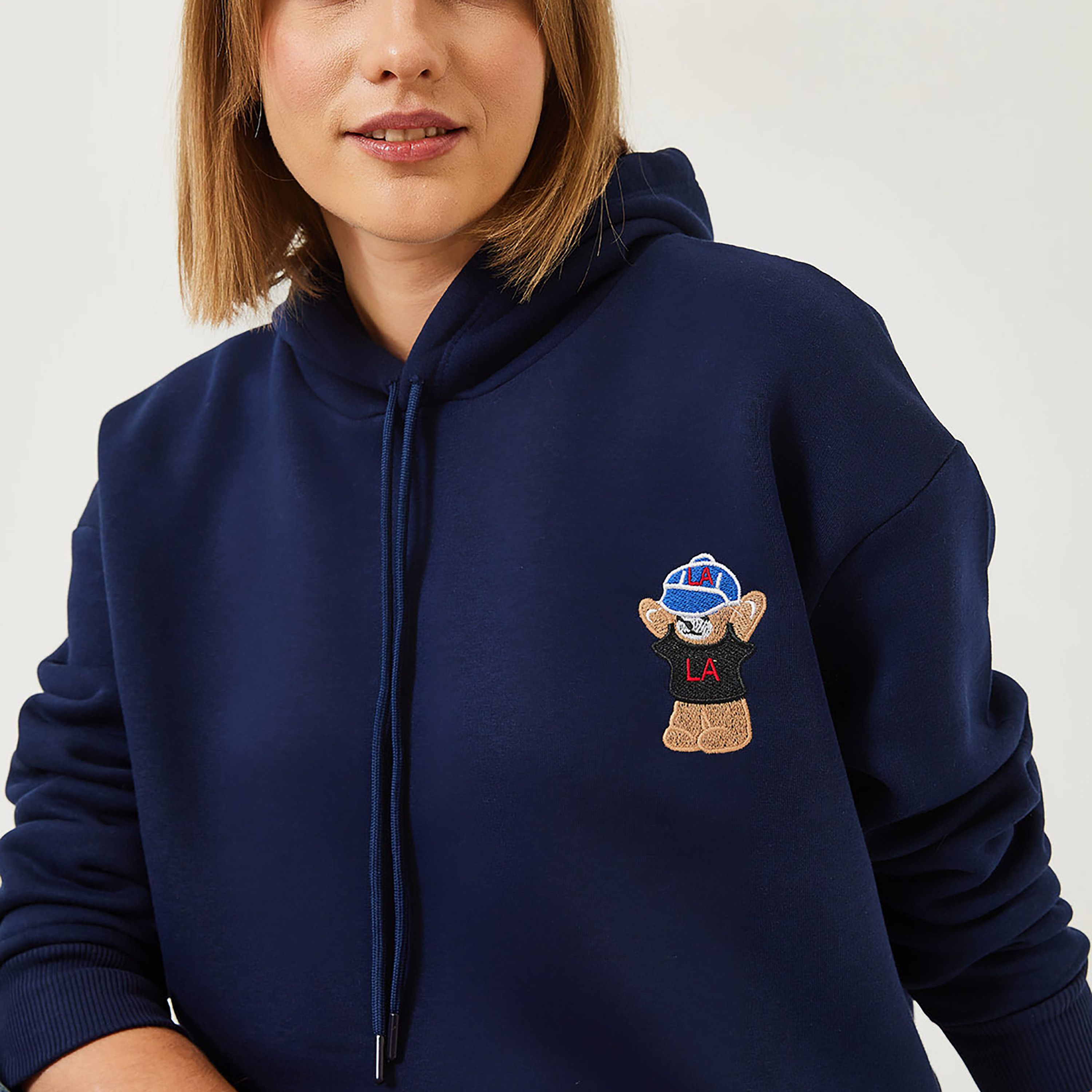 سويت شيرت نسائي بقلنسوة مطرزة من بيانكو لوتشي-women-clothing-hoodiesandsweatshirts-hoodies-image-3