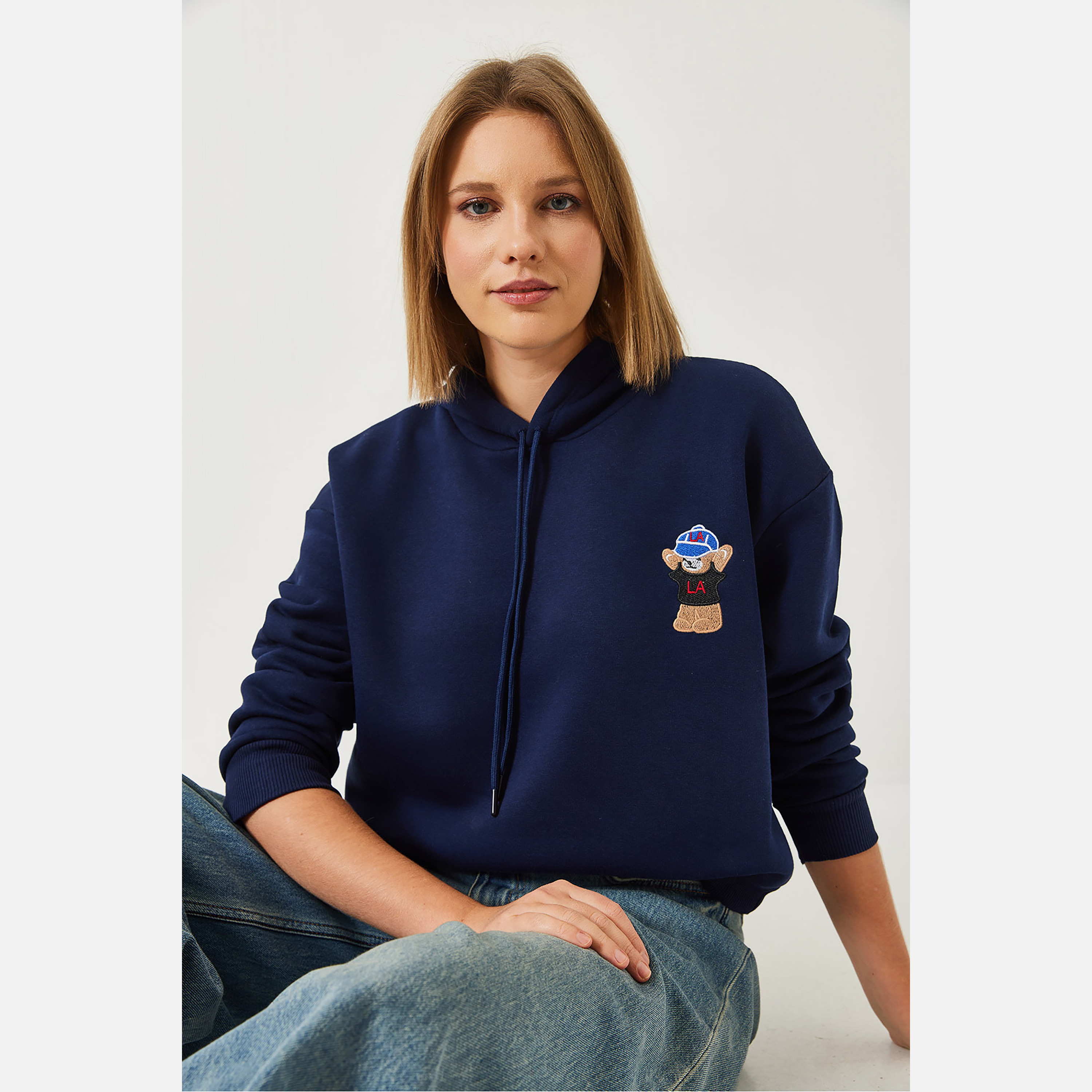 سويت شيرت نسائي بقلنسوة مطرزة من بيانكو لوتشي-women-clothing-hoodiesandsweatshirts-hoodies-image-5