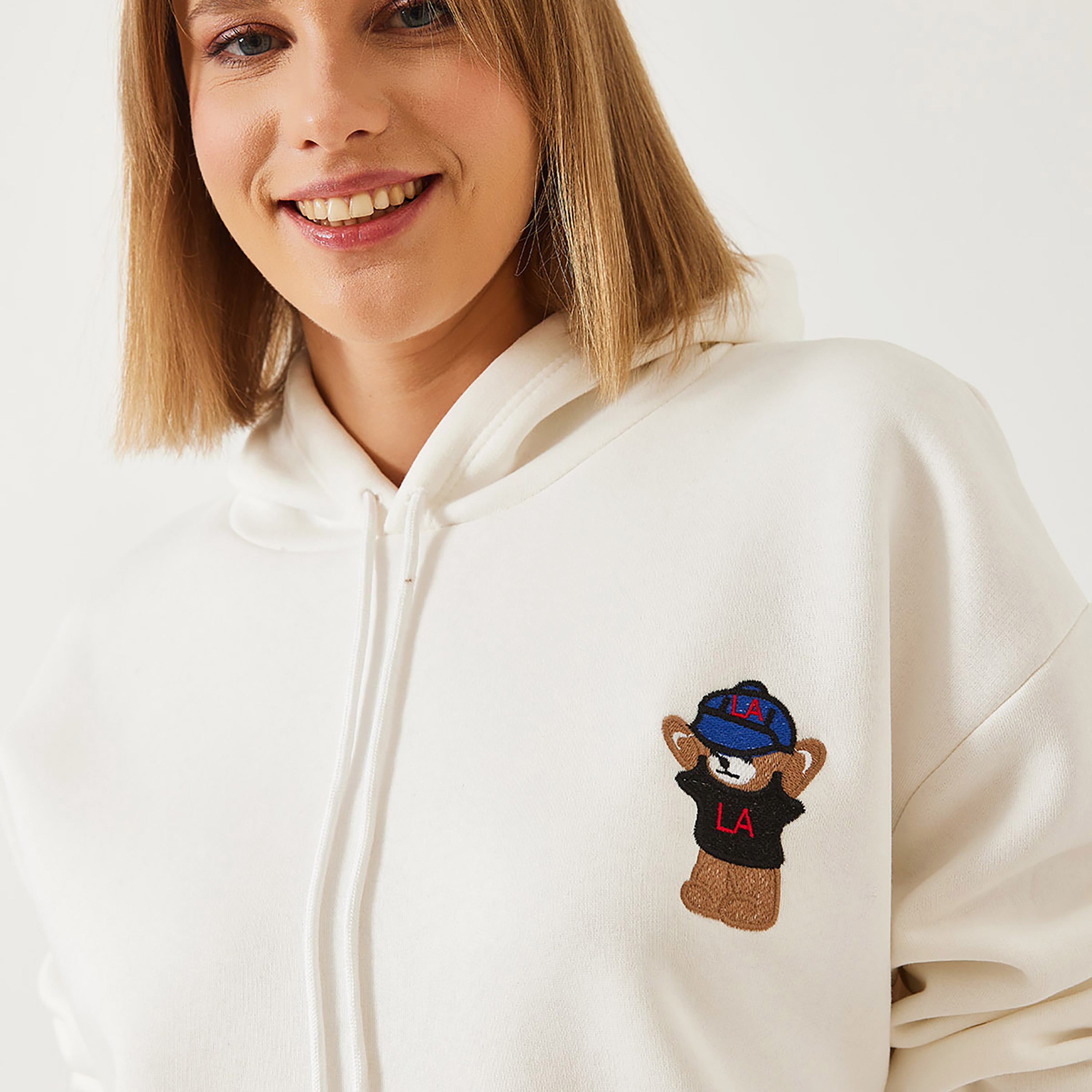Bianco Lucci Embroidered Hooded Neck Women's Sweatshirt-women-clothing-hoodiesandsweatshirts-hoodies-image-4
