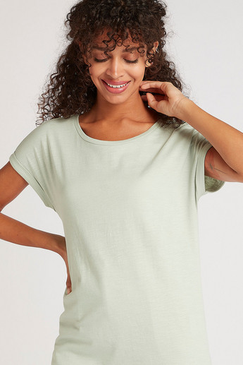 Sustainable Textured T-shirt with Round Neck and Short Sleeves
