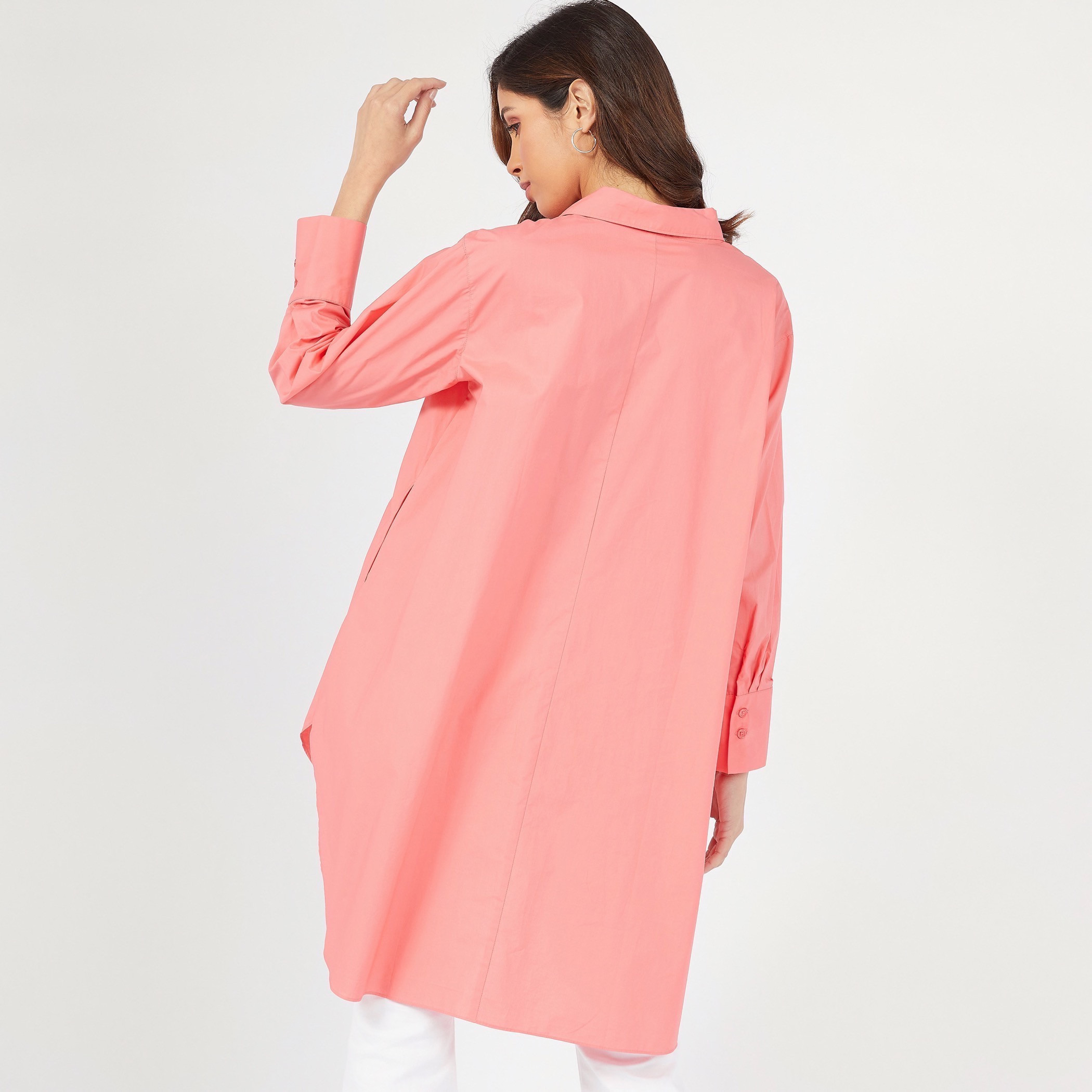 تونيك قميص سادة بطول غير متساوي وأكمام طويلة وأزرار إغلاق-women-clothing-shirtsandblouses-shirts-image-17