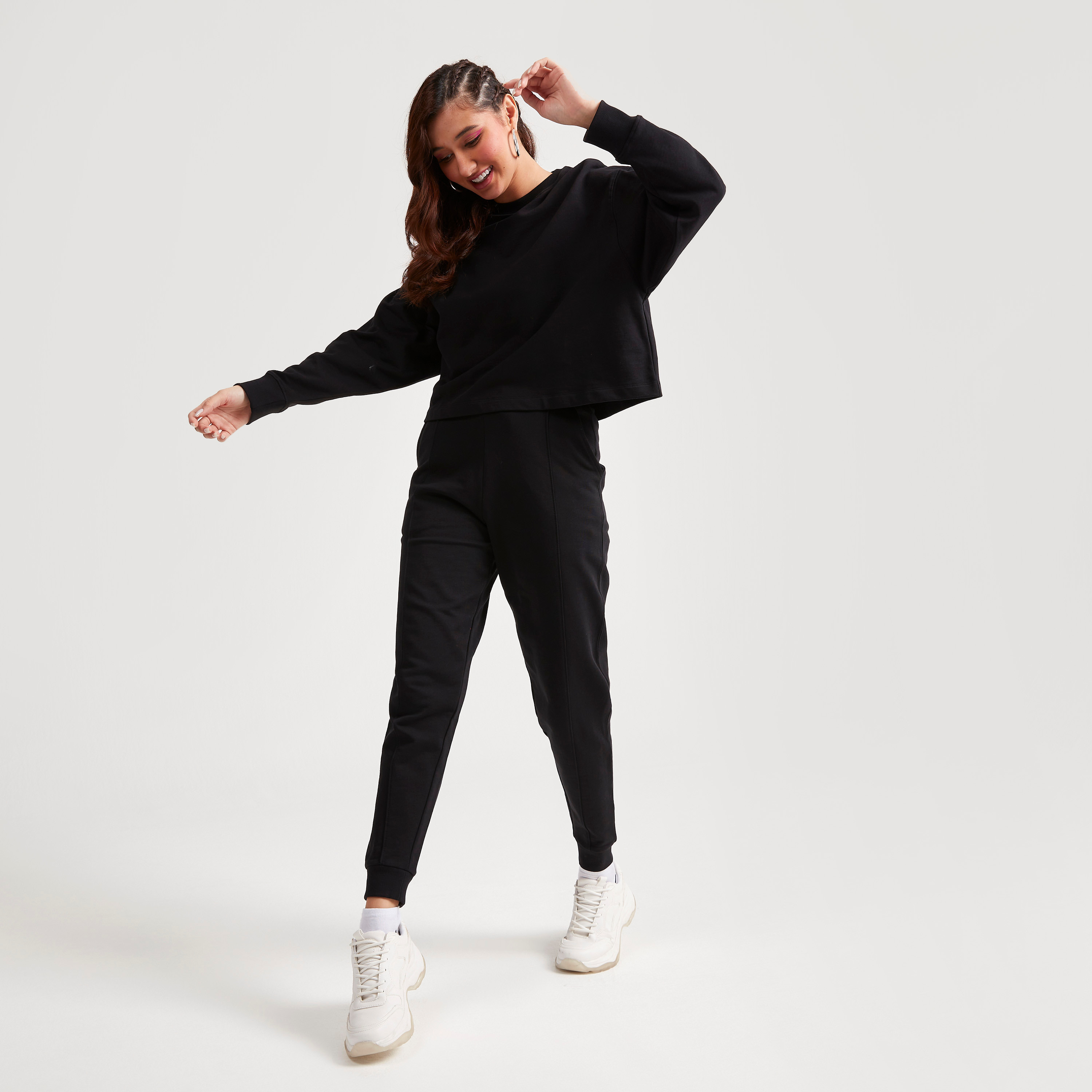 سويت شيرت سادة بياقة ضيّقة وأكمام طويلة-women-clothing-hoodiesandsweatshirts-sweatshirts-image-2