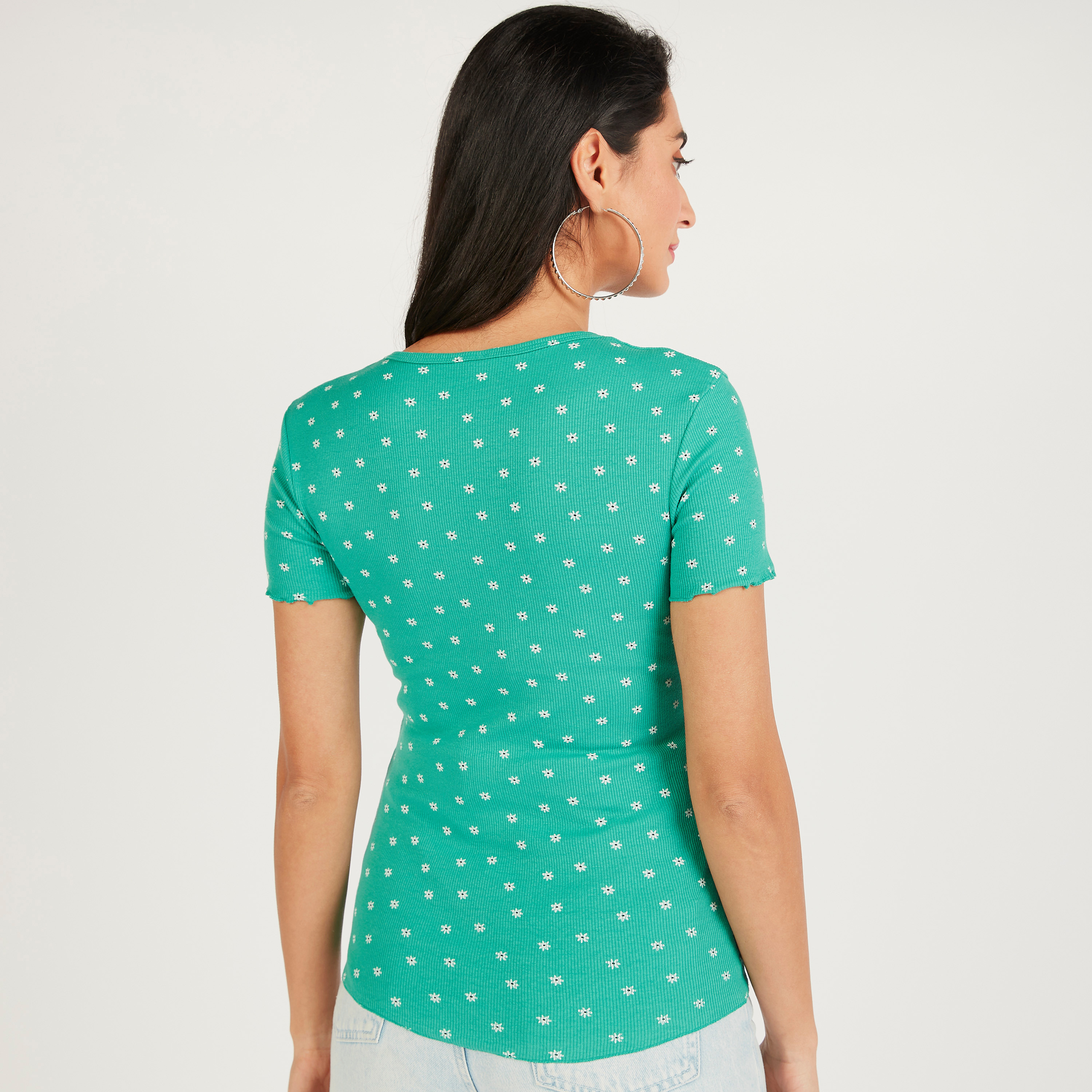 تيشيرت بياقة مستديرة وأكمام قصيرة وطبعات زهرية-women-clothing-tshirts-image-4