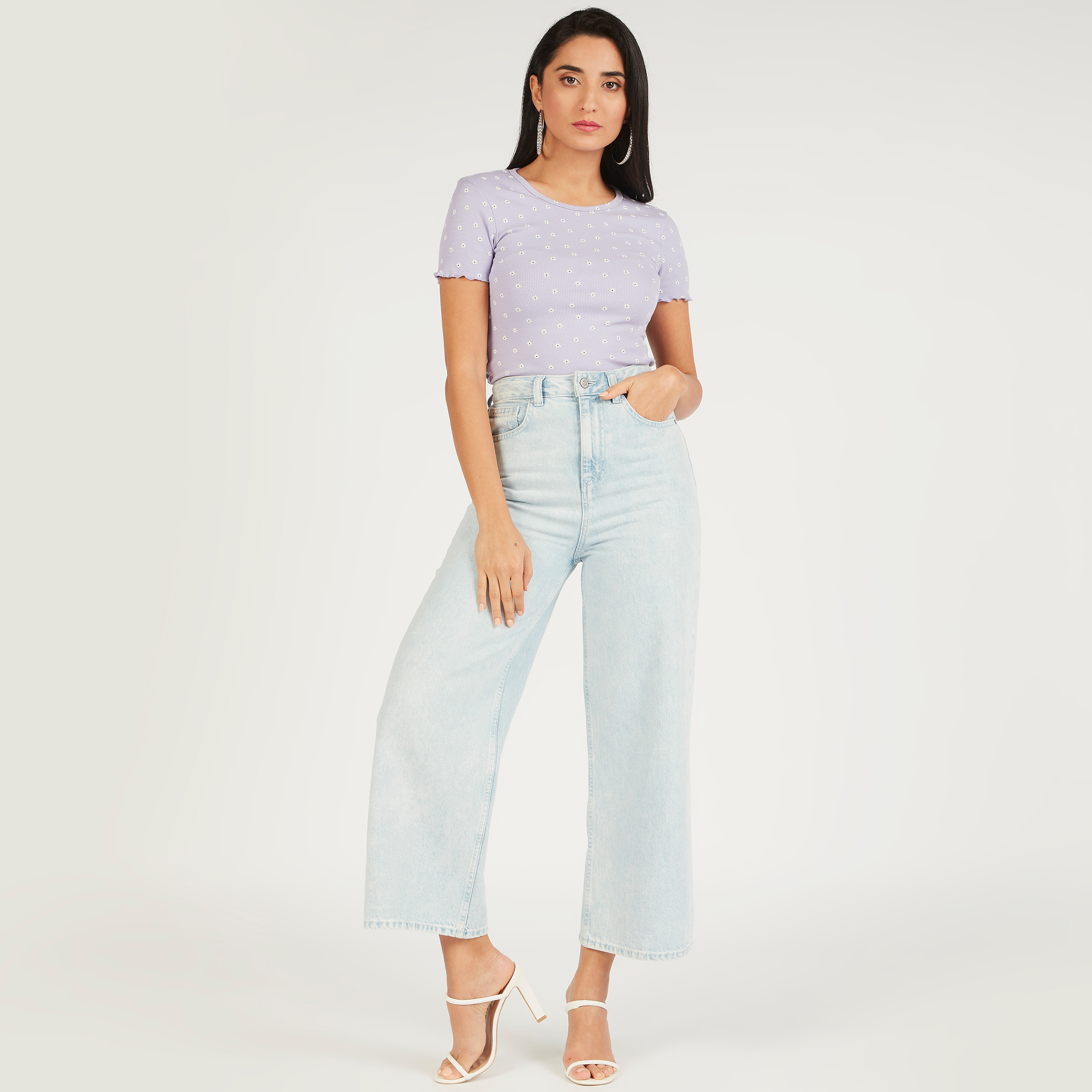 تيشيرت بياقة مستديرة وأكمام قصيرة وطبعات زهرية-women-clothing-tshirts-image-6