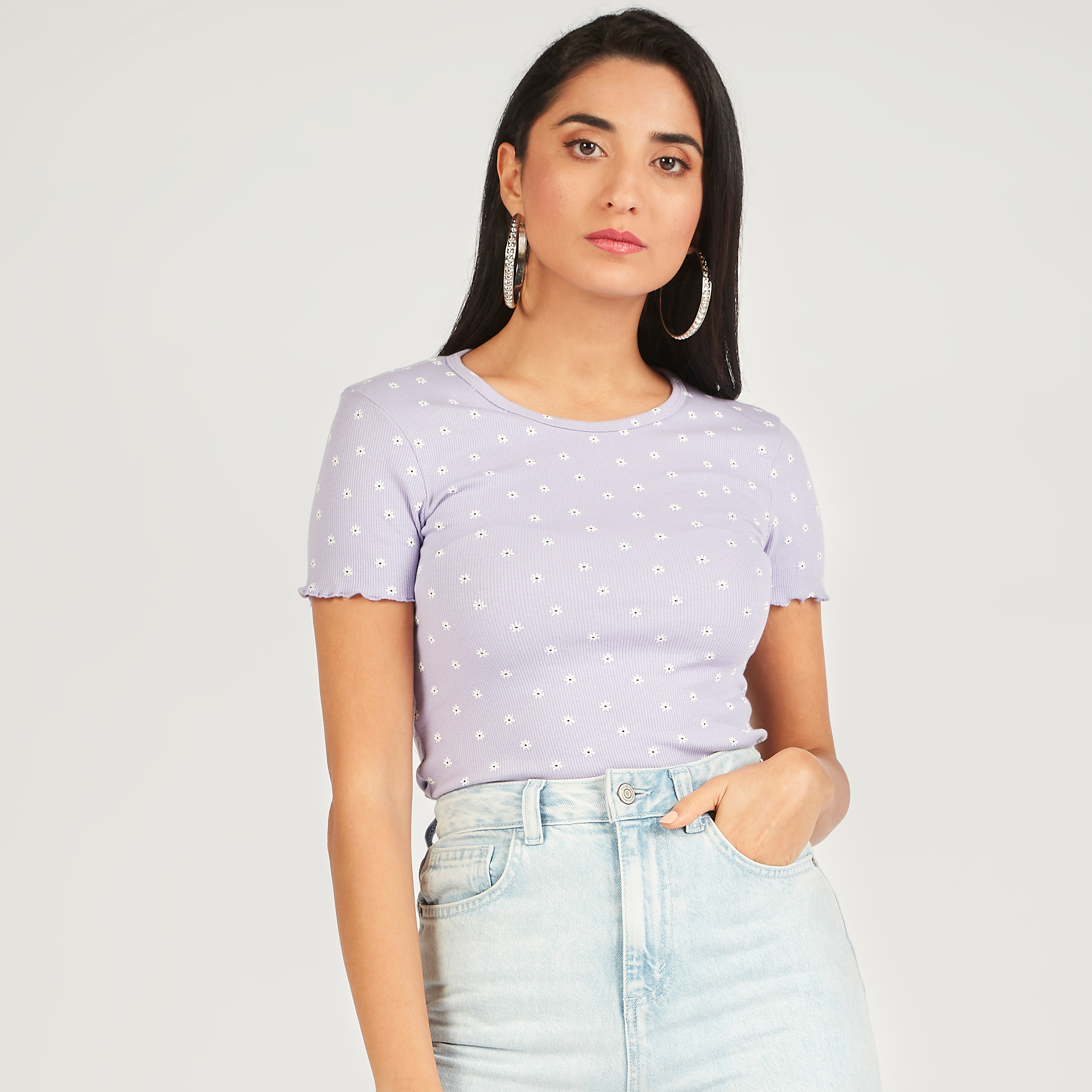 تيشيرت بياقة مستديرة وأكمام قصيرة وطبعات زهرية-women-clothing-tshirts-image-7