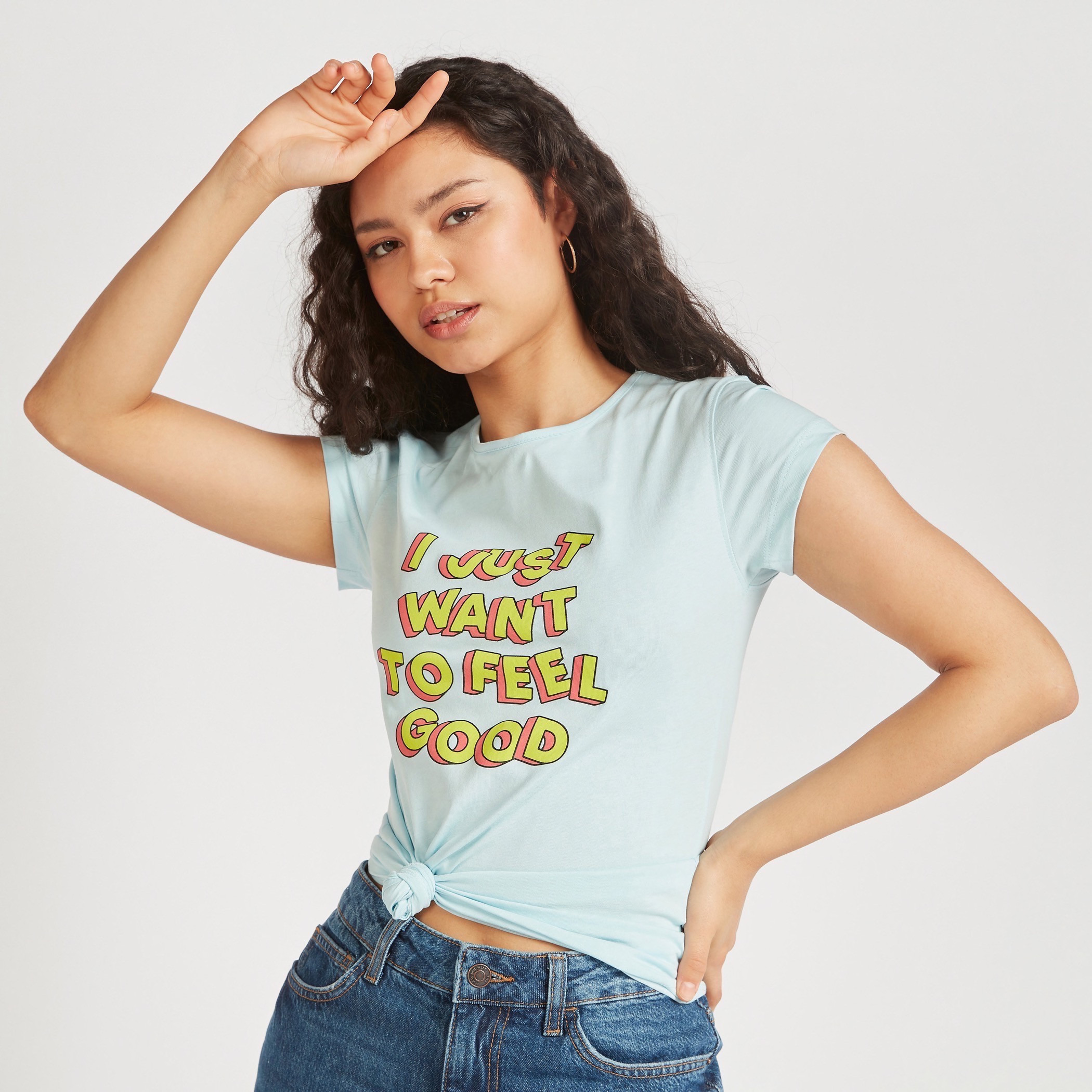 تيشيرت بياقة ضيقة وأكمام قصيرة وطبعات-women-clothing-tshirts-image-1