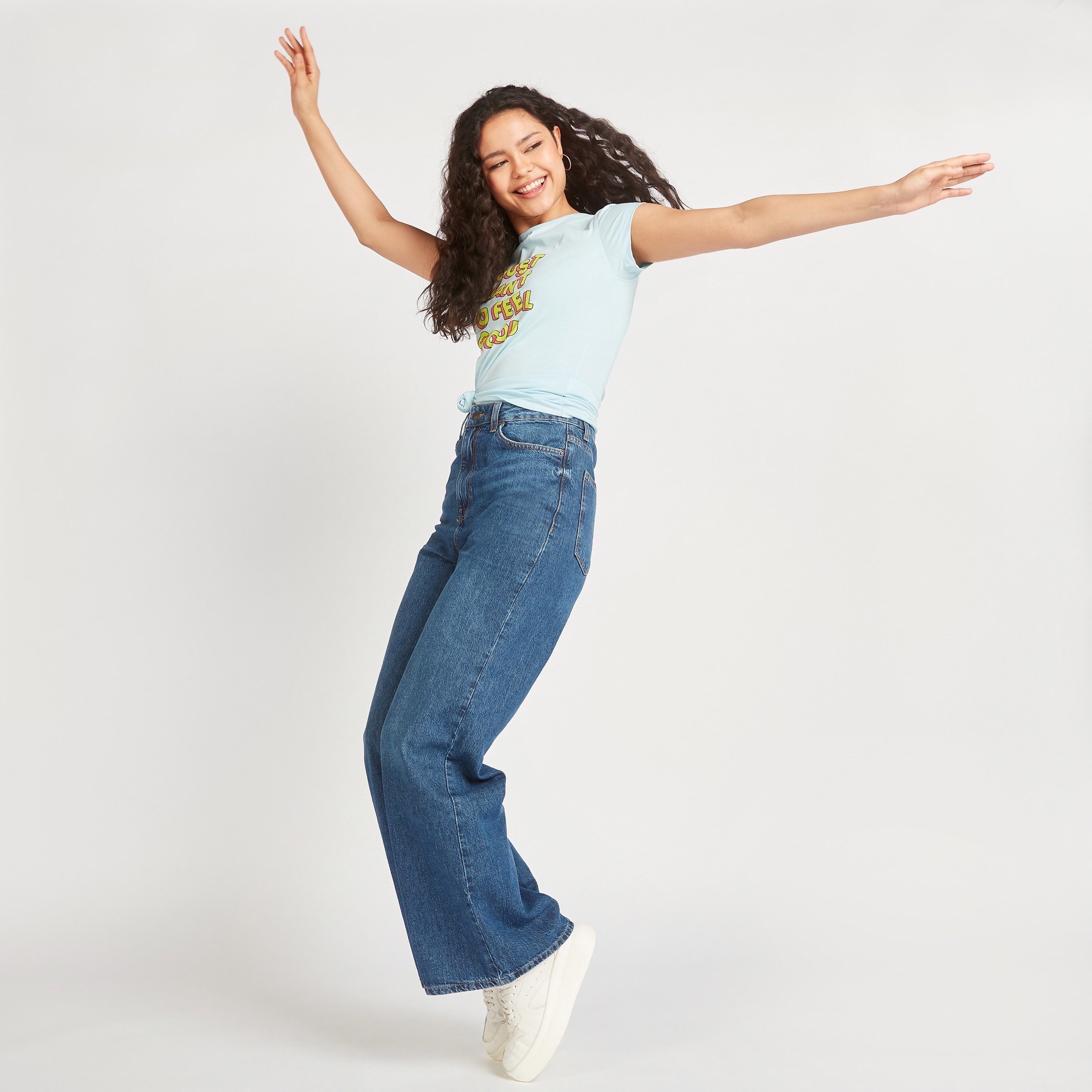 تيشيرت بياقة ضيقة وأكمام قصيرة وطبعات-women-clothing-tshirts-image-2