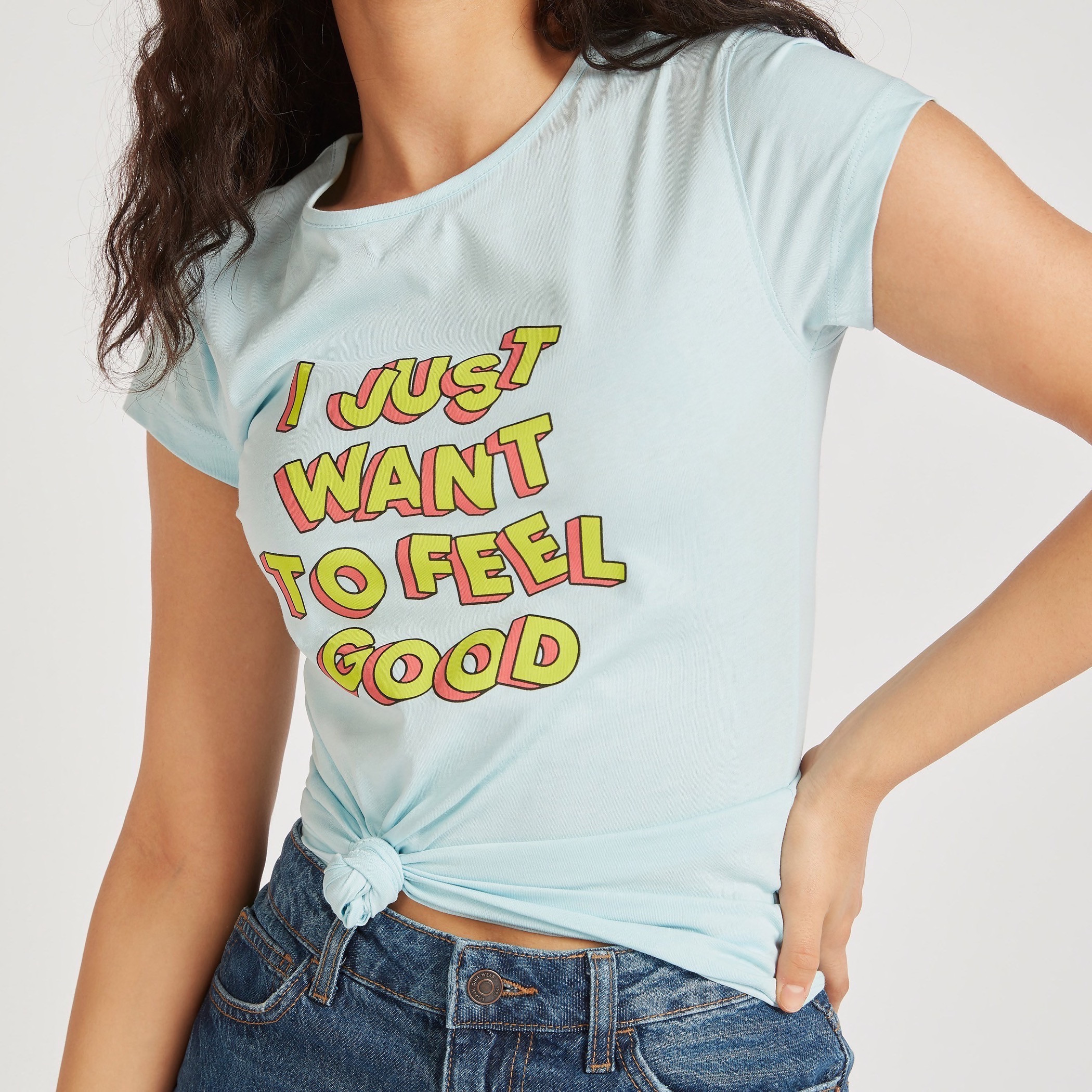 تيشيرت بياقة ضيقة وأكمام قصيرة وطبعات-women-clothing-tshirts-image-3