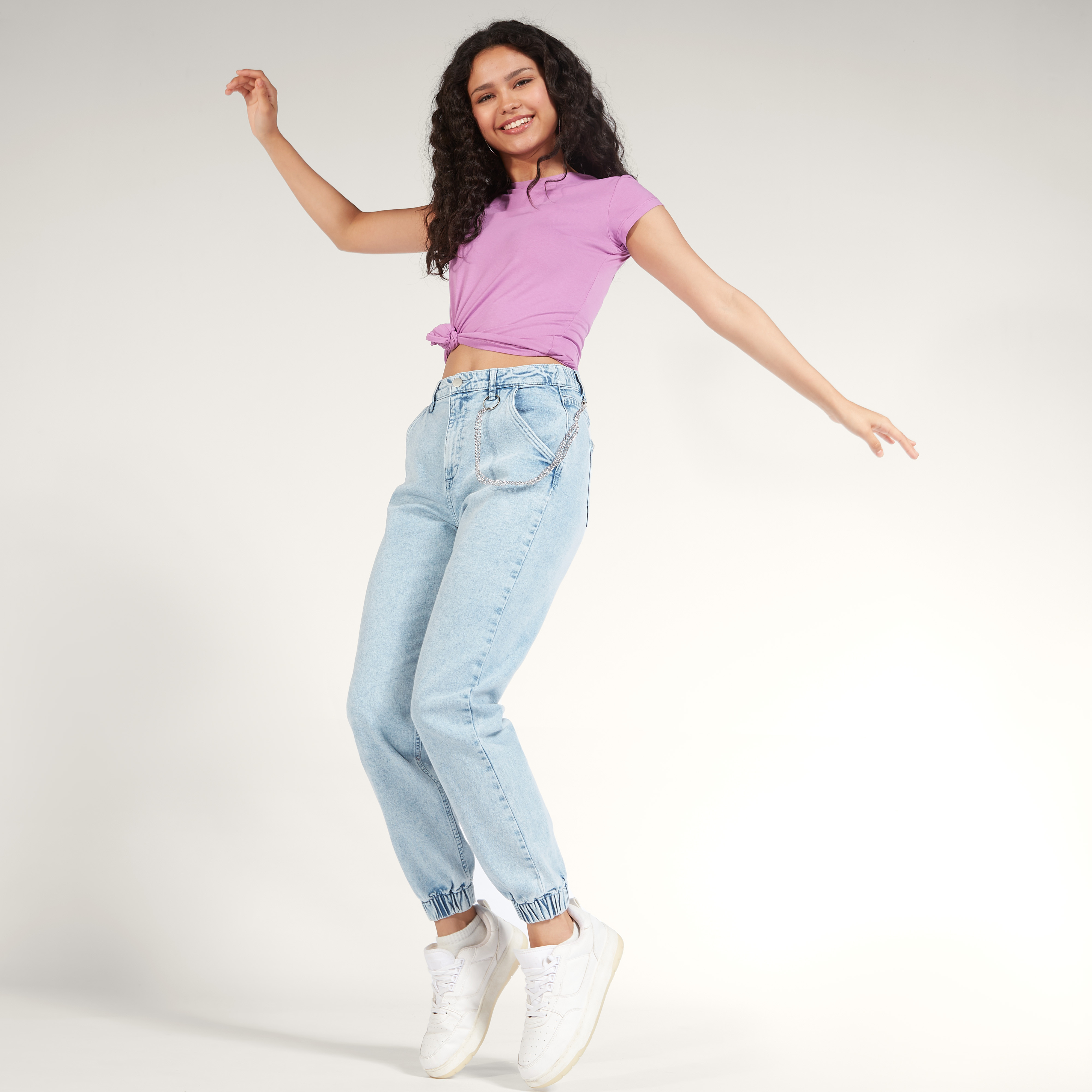 تيشيرت سادة بياقة ضيّقة وأكمام قصيرة-women-clothing-tshirts-image-6