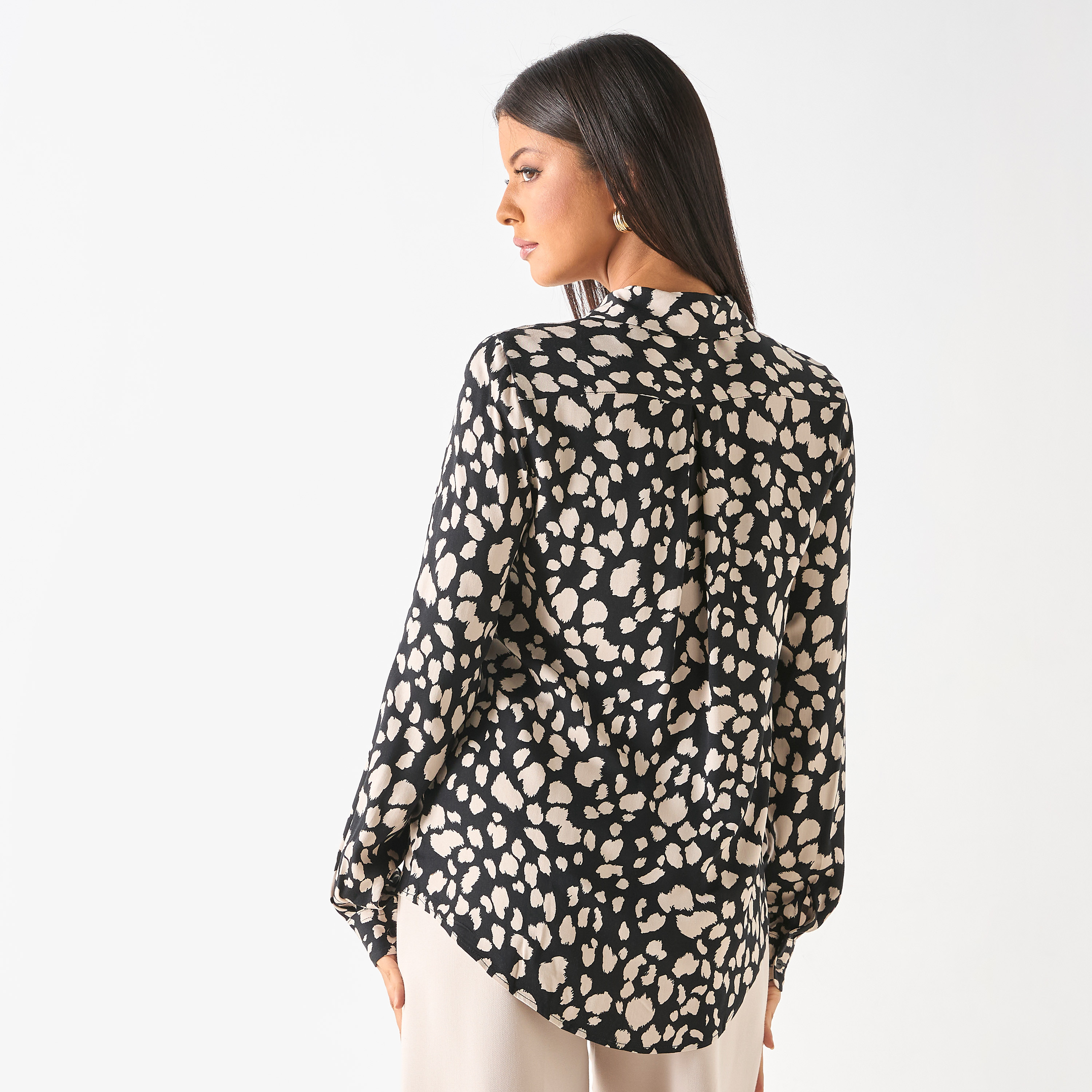قميص بقصّة عادية وأكمام طويلة وطبعات-women-clothing-shirtsandblouses-shirts-image-3