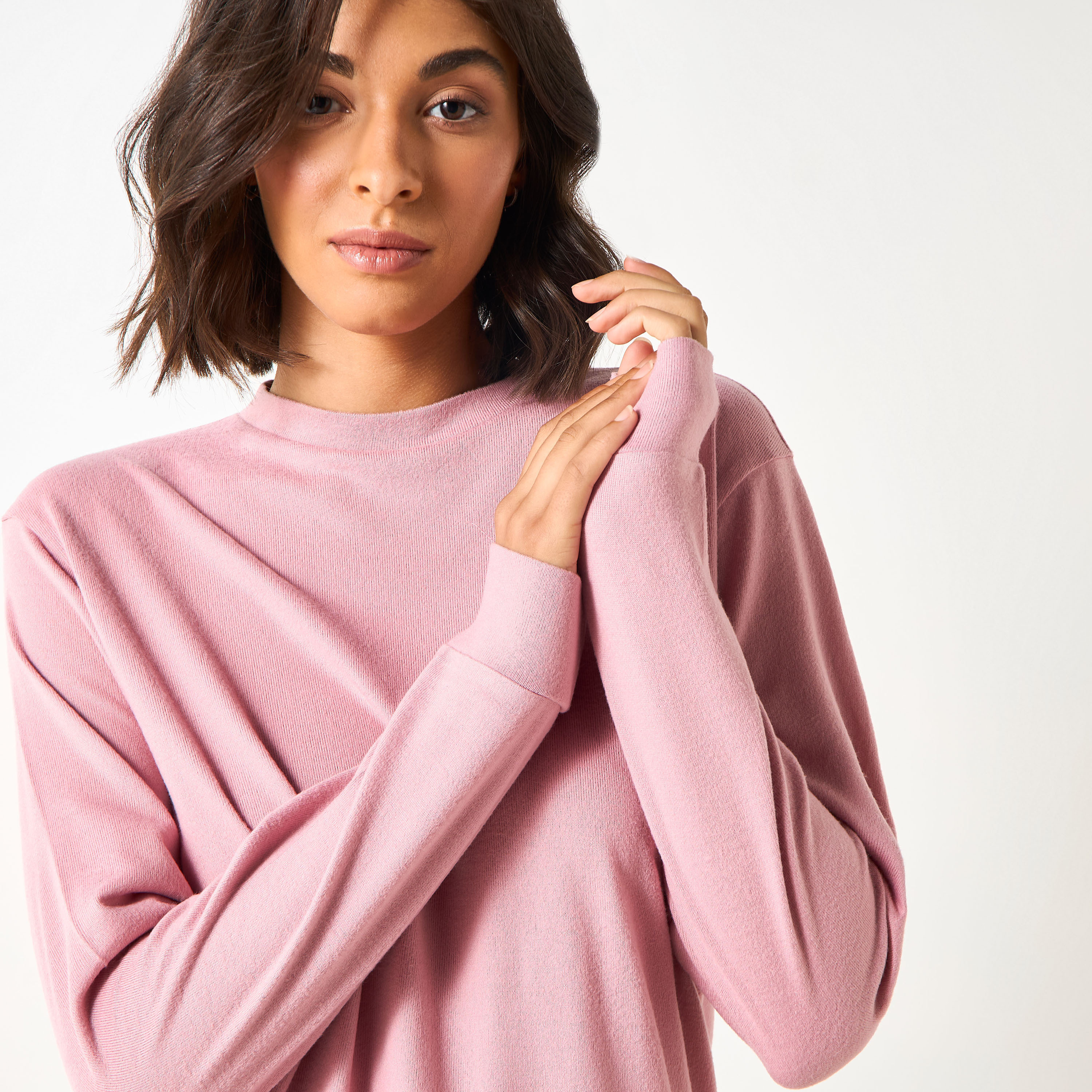 سويت شيرت ناعم الملمس بأكمام طويلة وقصّة مريحة-women-clothing-hoodiesandsweatshirts-sweatshirts-image-12