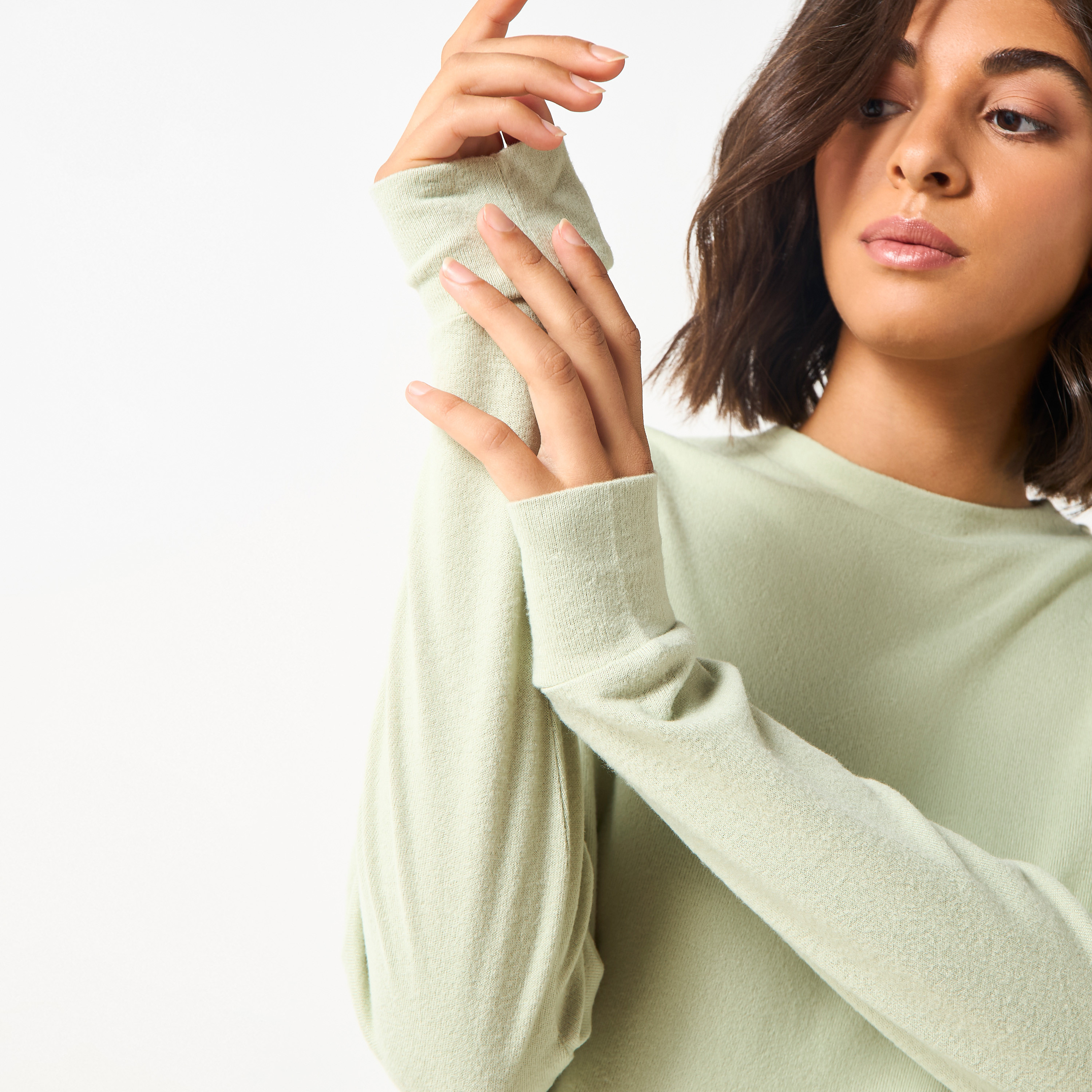 سويت شيرت ناعم الملمس بأكمام طويلة وقصّة مريحة-women-clothing-hoodiesandsweatshirts-sweatshirts-image-16