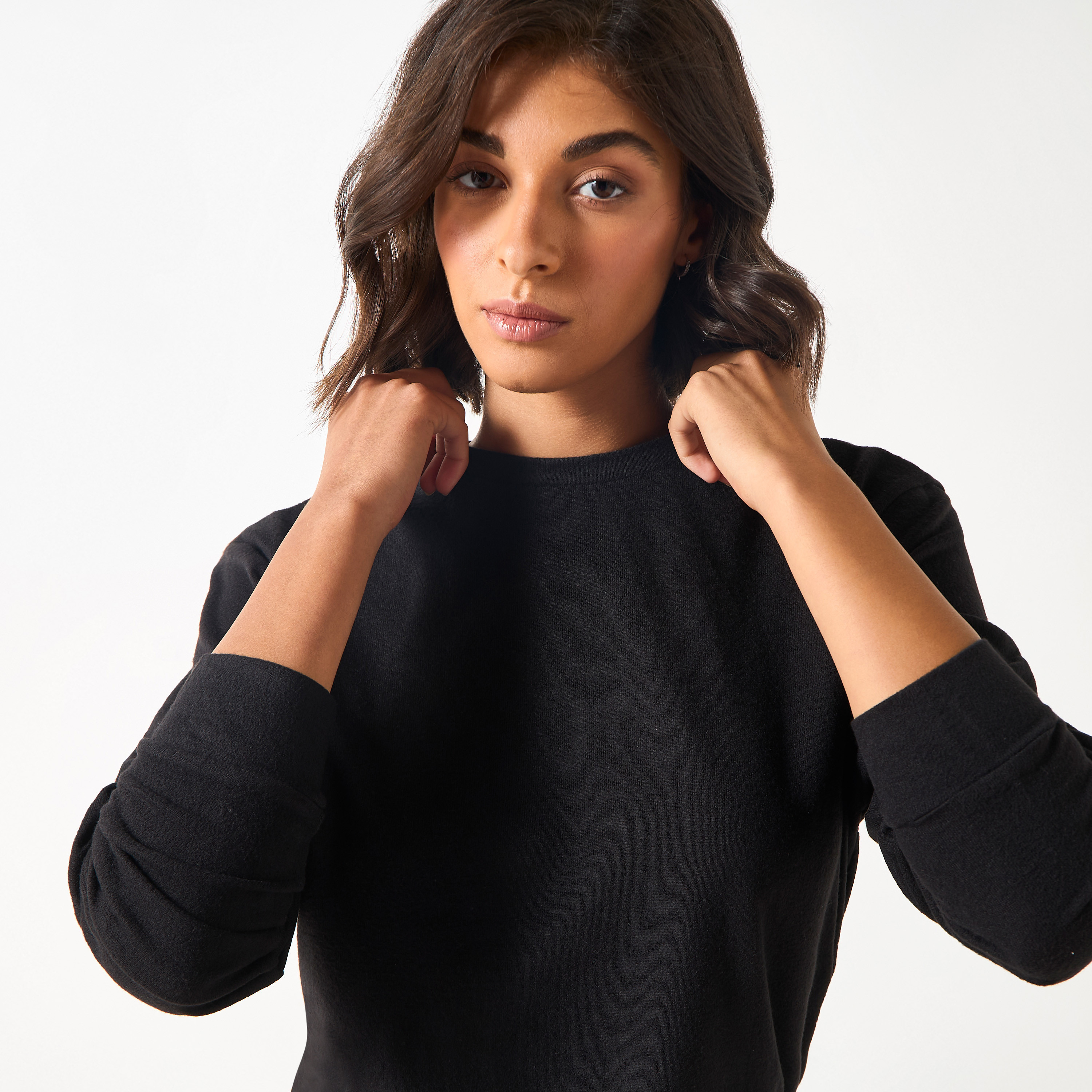 سويت شيرت ناعم الملمس بأكمام طويلة وقصّة مريحة-women-clothing-hoodiesandsweatshirts-sweatshirts-image-4