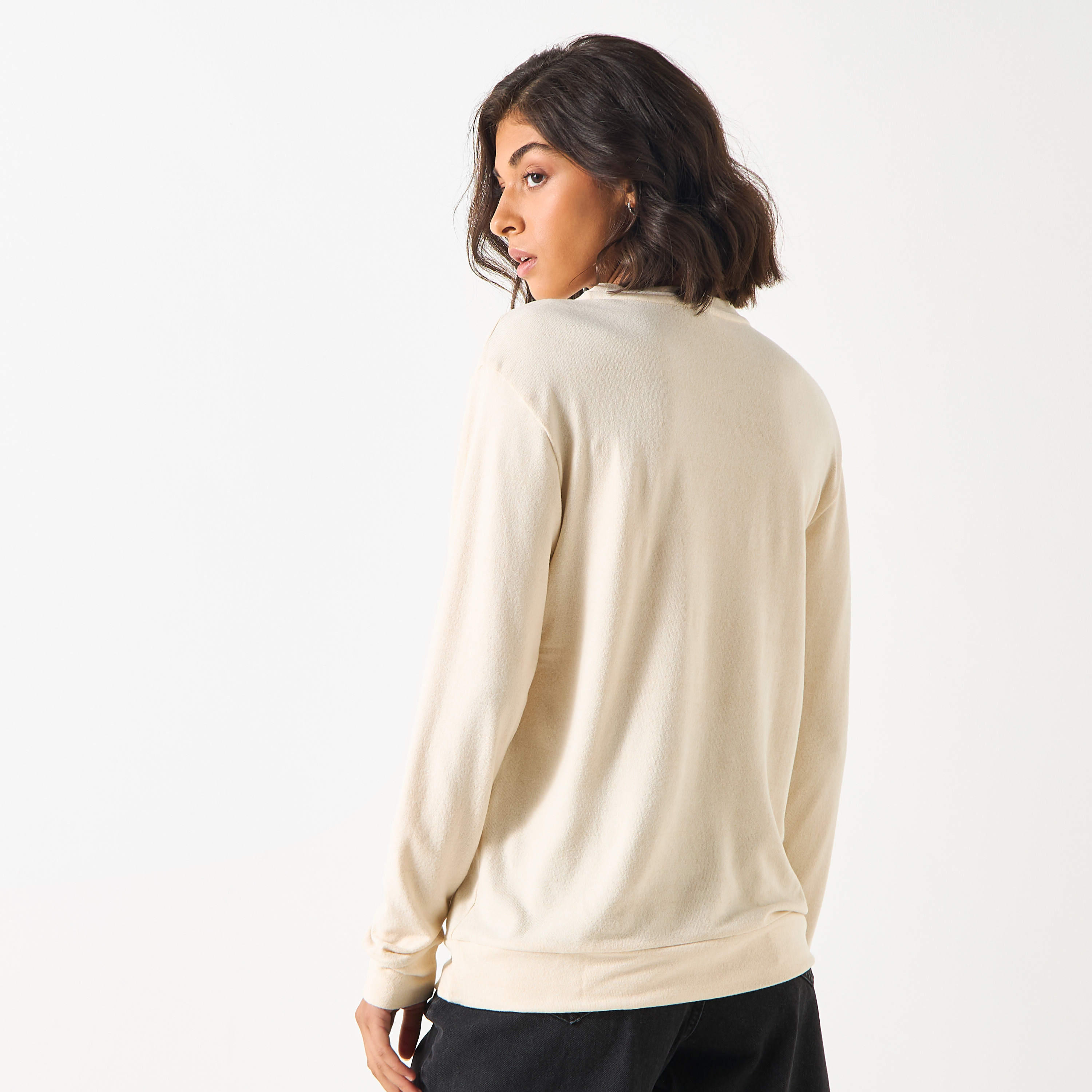 سويت شيرت ناعم الملمس بأكمام طويلة وقصّة مريحة-women-clothing-hoodiesandsweatshirts-sweatshirts-image-7