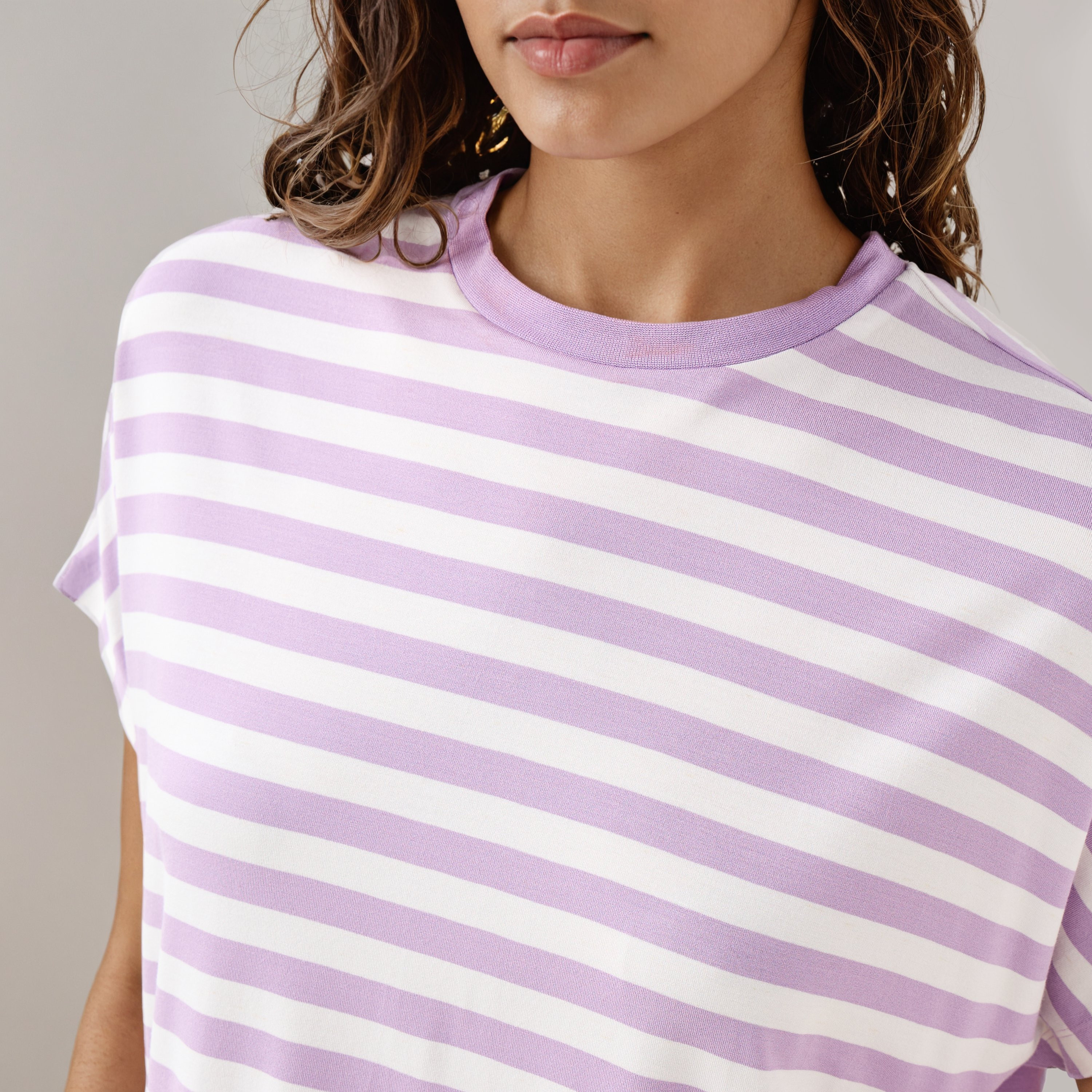 تيشيرت فيسكوز مقلم بياقة ضيقة-women-clothing-tshirts-image-4