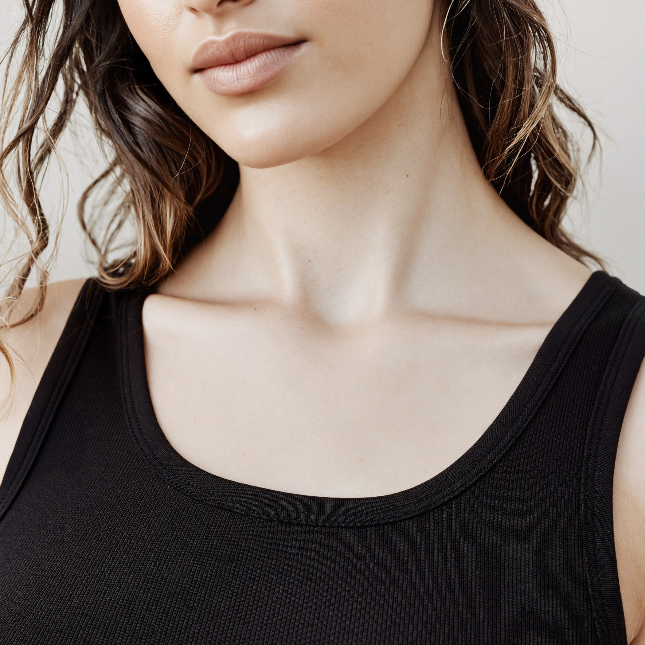 بلوزة تانك مضلعة دون أكمام بياقة عميقة-women-clothing-tshirts-image-4