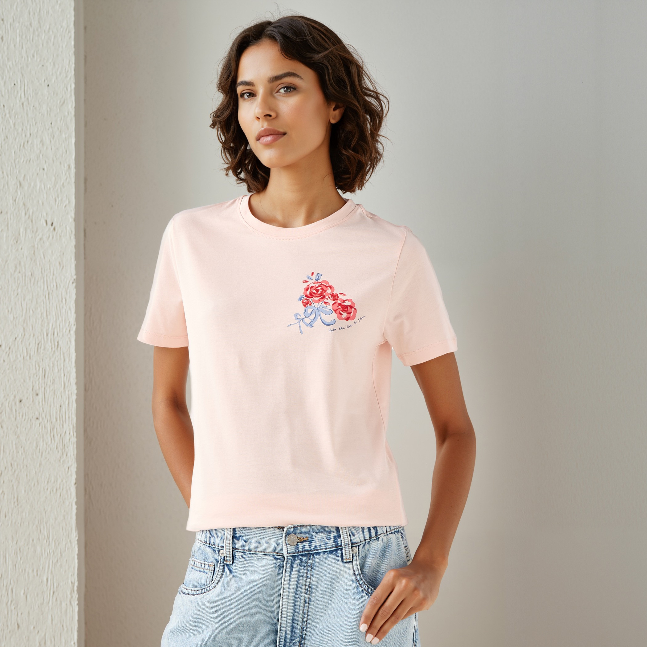 تيشيرت بطبعات فنية لرسم الأزهار-women-clothing-tshirts-image-1