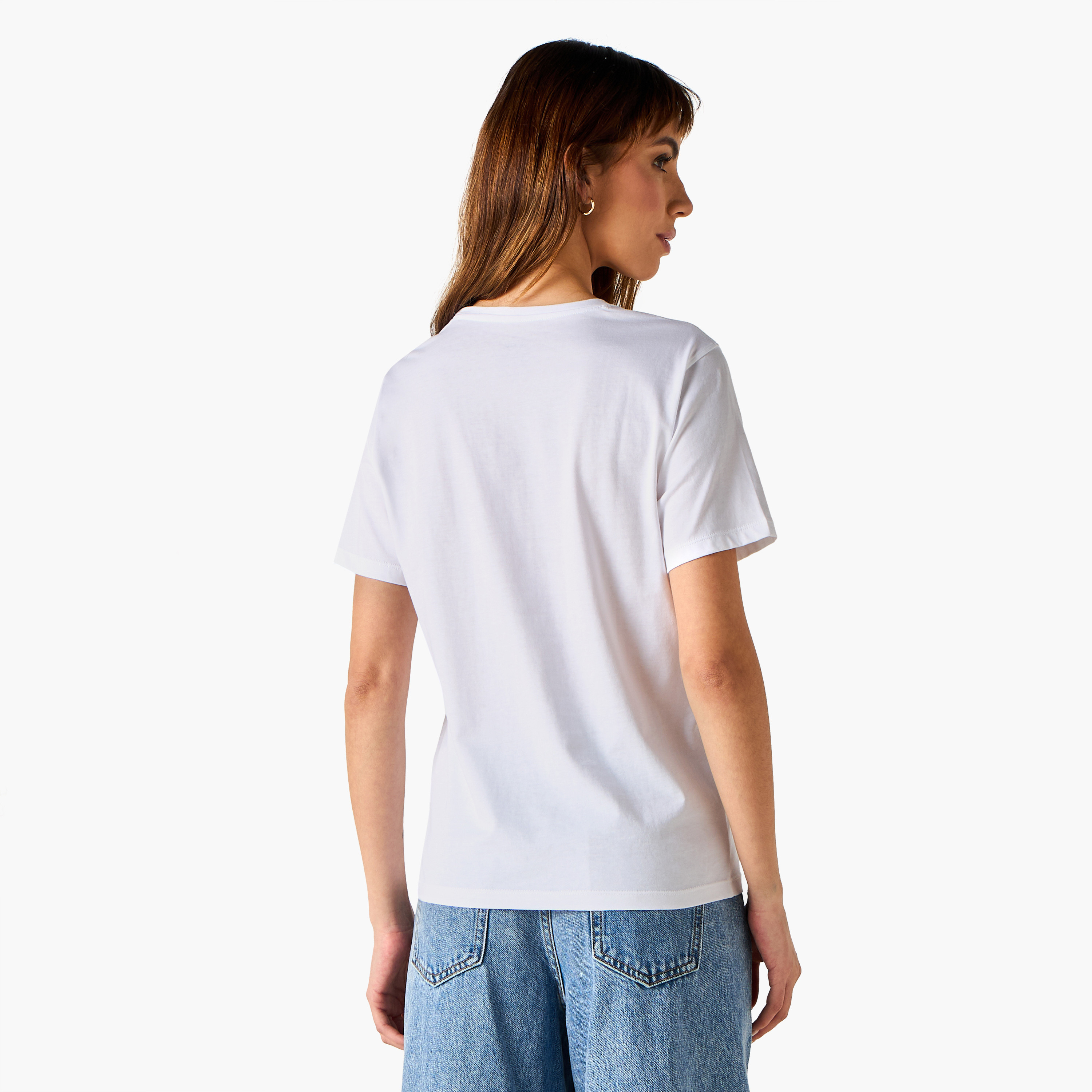 تيشيرت بياقة ضيقة وطبعات جرافيك-women-clothing-tshirts-image-3