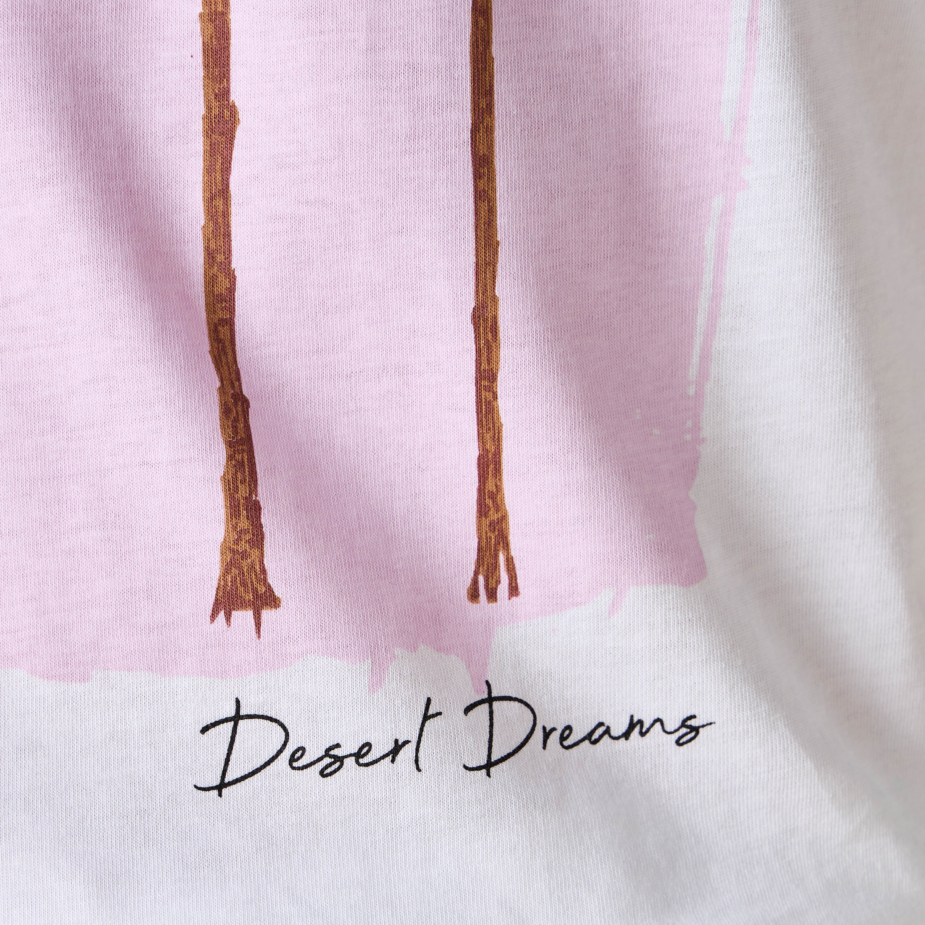 تيشيرت بياقة ضيقة وطبعات جرافيك-women-clothing-tshirts-image-5