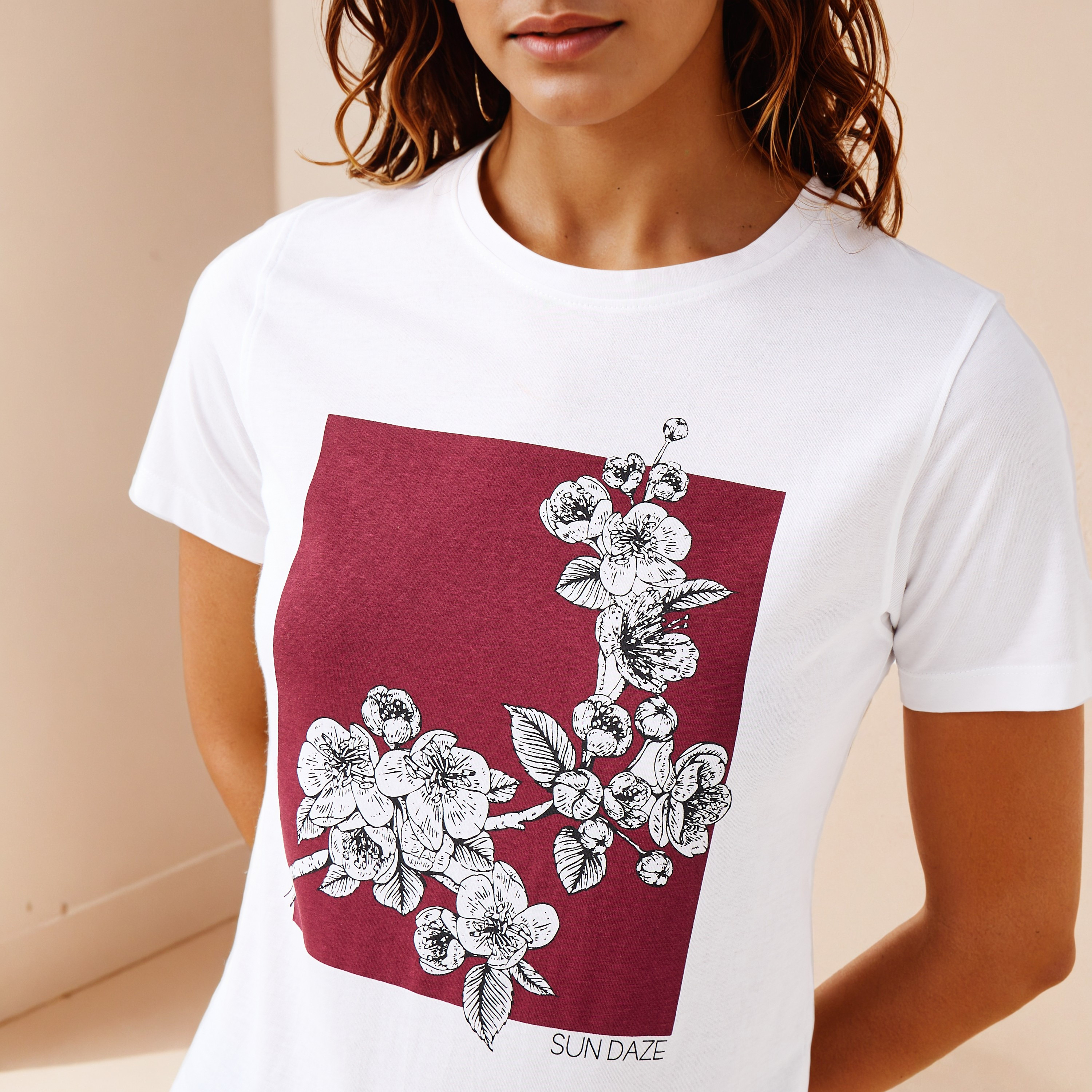 تيشيرت بطبعات شعار-women-clothing-tshirts-image-4