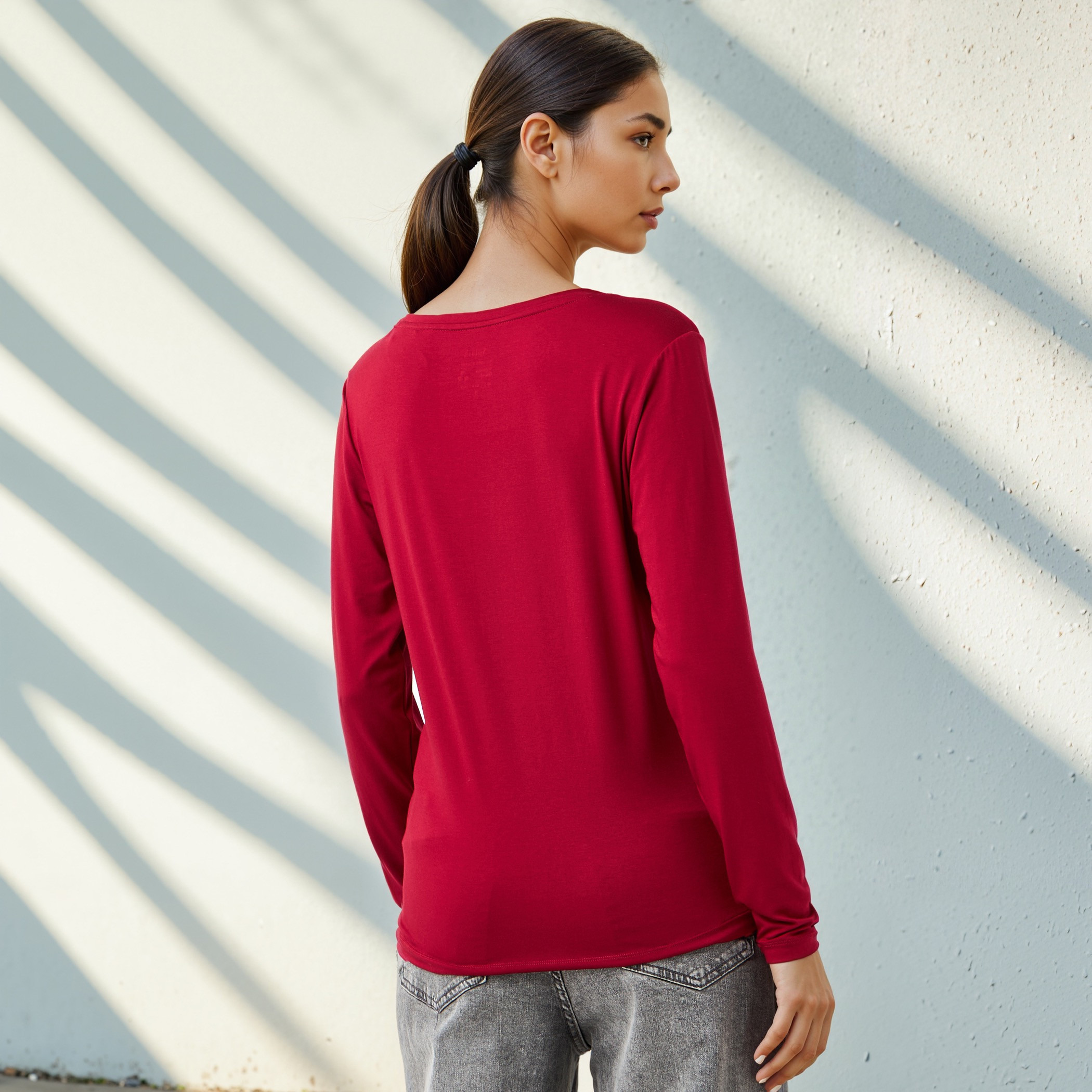 تيشيرت بقصّة سليم وأكمام طويلة-women-clothing-tshirts-image-3