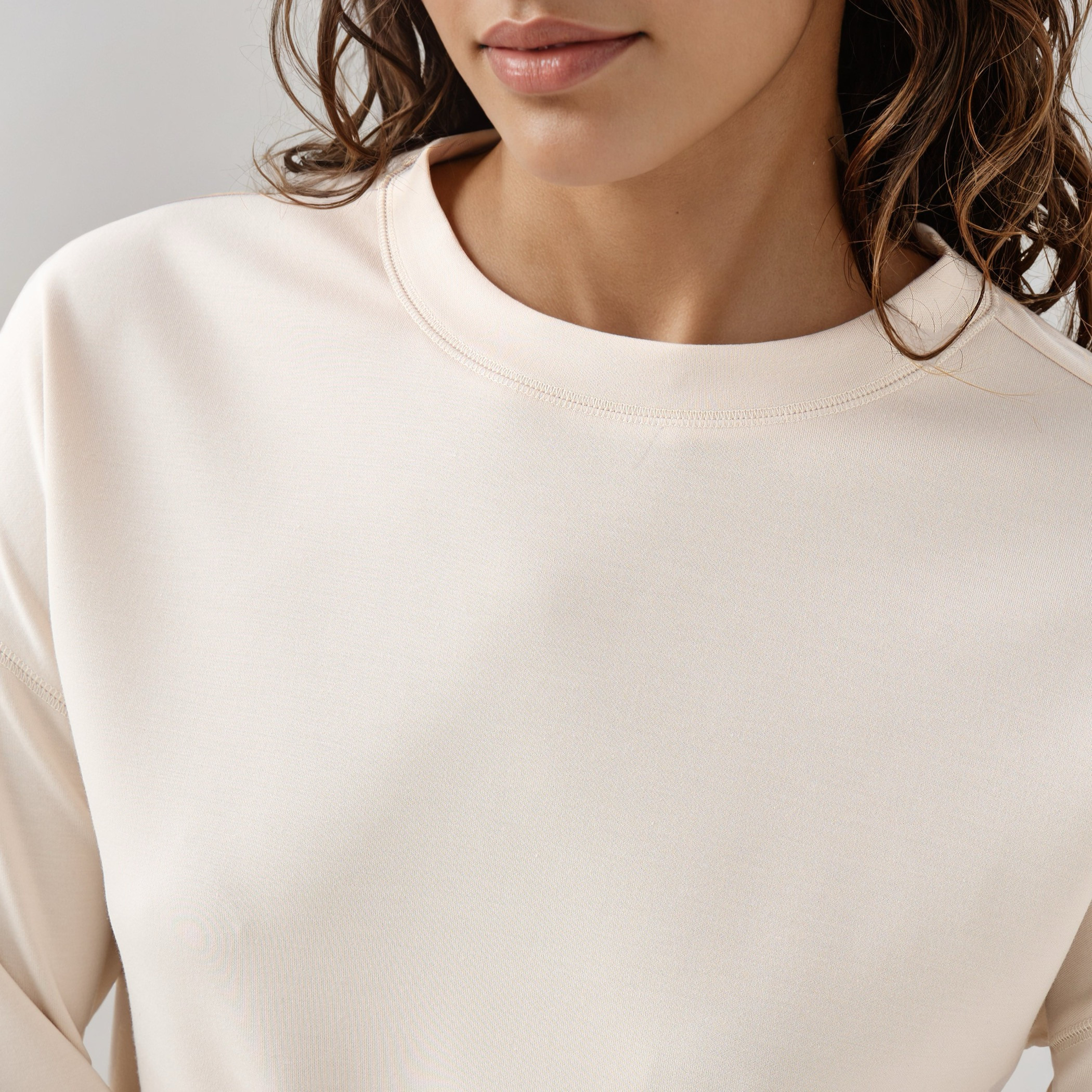 Soft Touch Sweatshirt-women-winterwear-hoodiesandsweatshirts-sweatshirts-image-4
