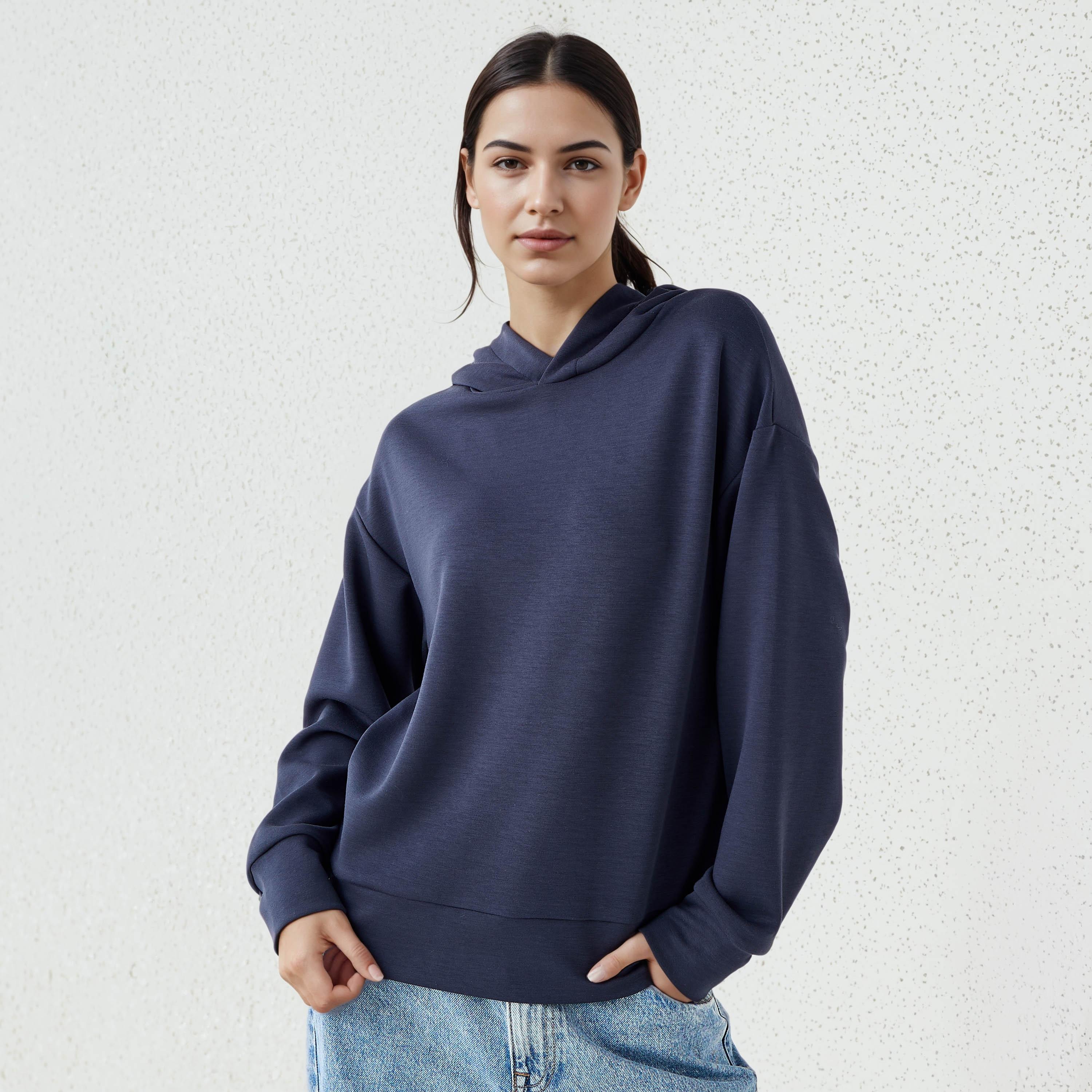 هودي ناعم الملمس بحافة واسعة-women-winterwear-hoodiesandsweatshirts-hoodies-image-1
