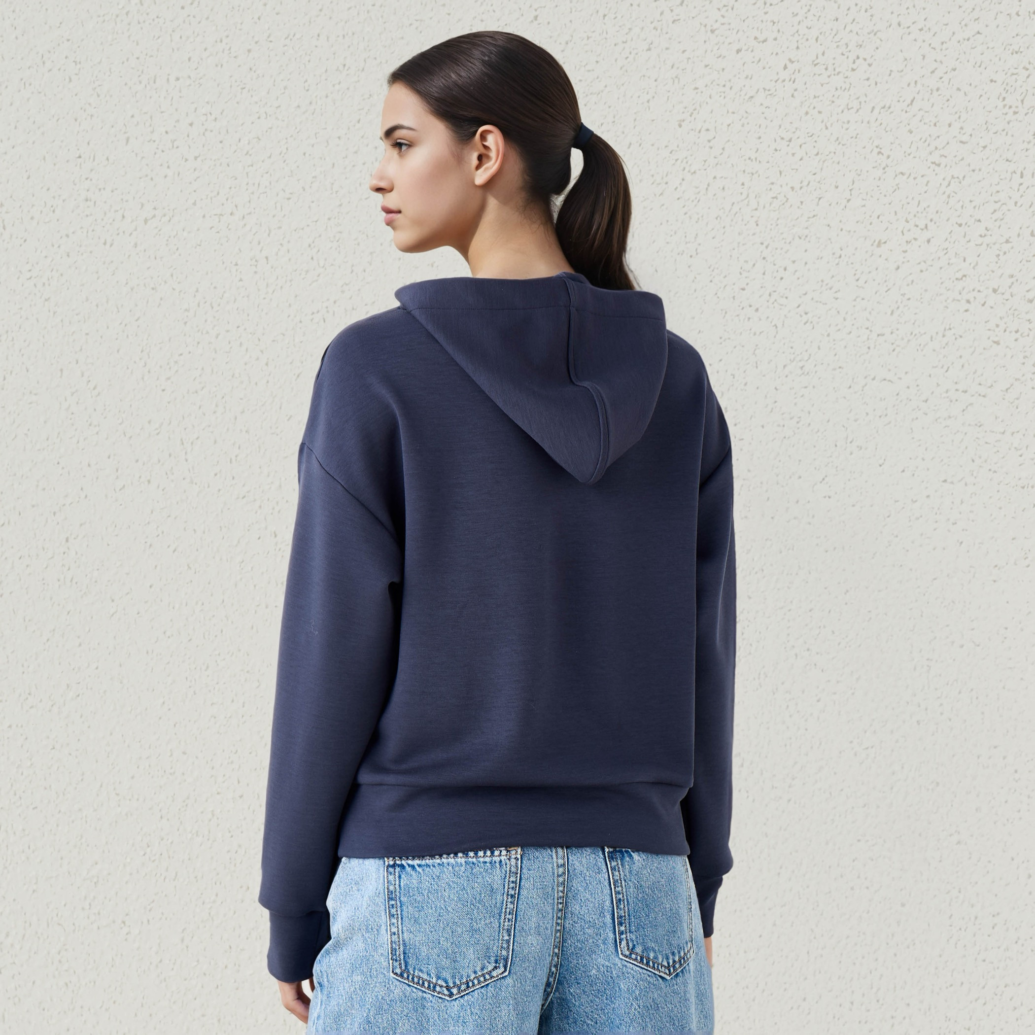 هودي ناعم الملمس بحافة واسعة-women-winterwear-hoodiesandsweatshirts-hoodies-image-3