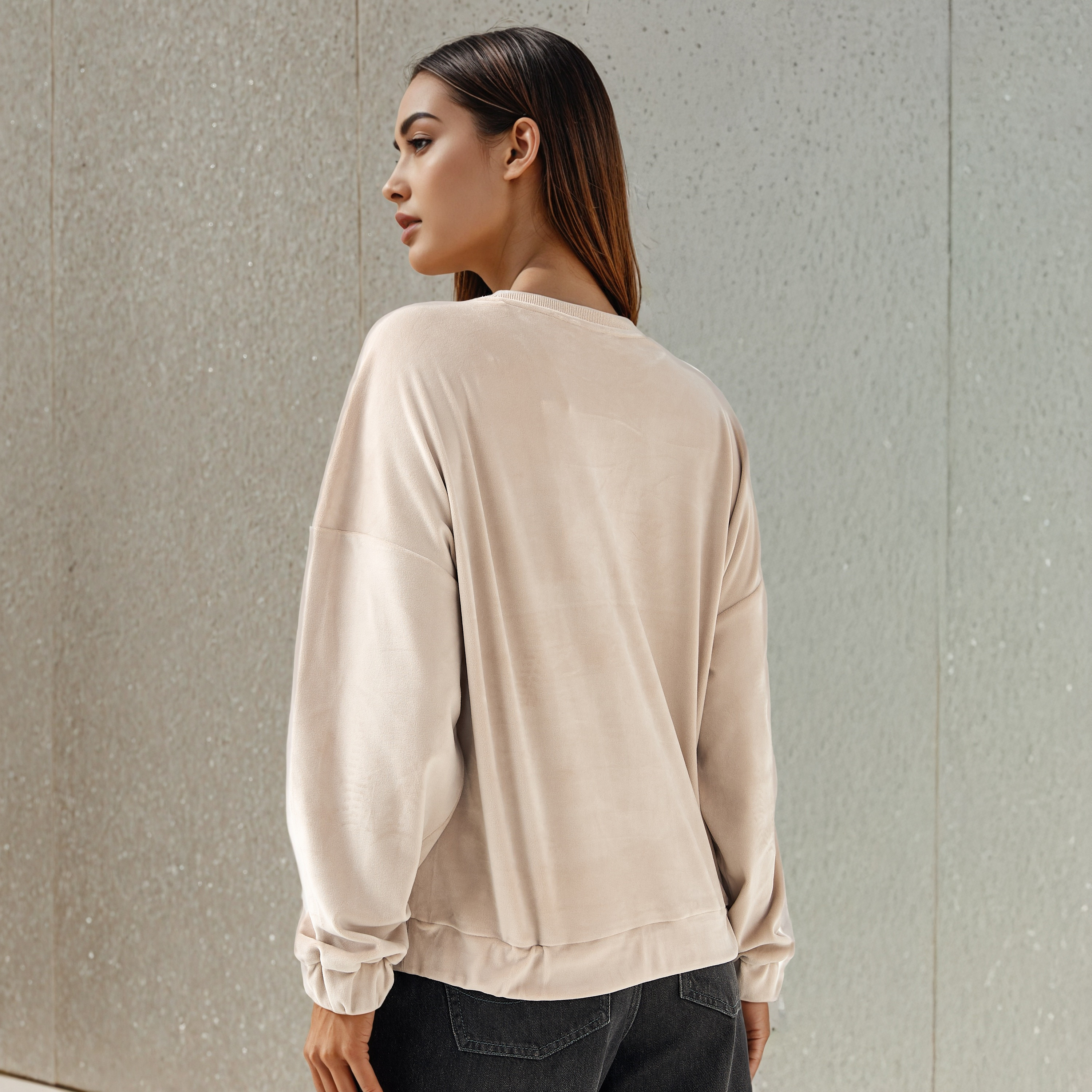Regular Fit Velour Sweatshirt-women-winterwear-hoodiesandsweatshirts-sweatshirts-image-3