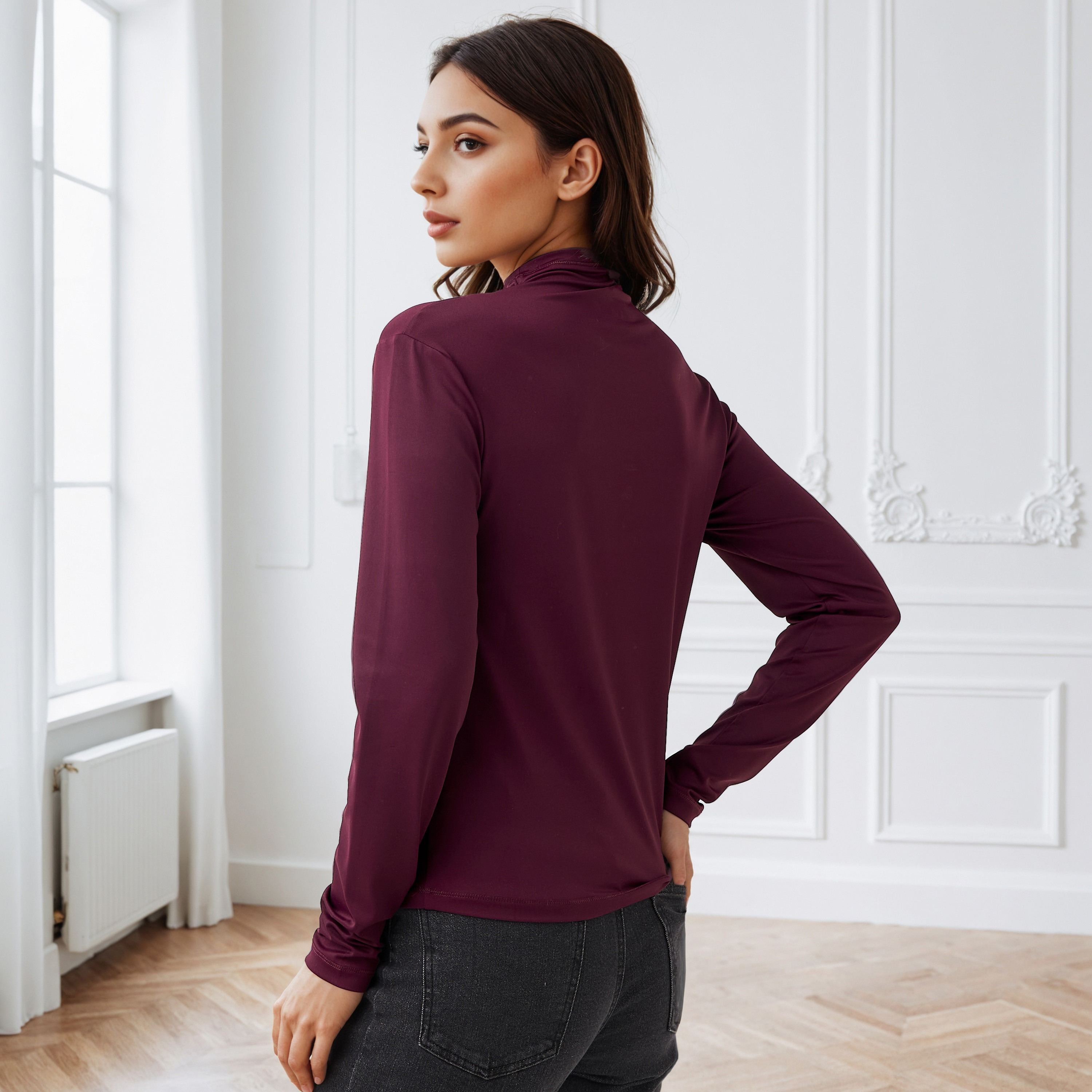 تيشيرت بقصة عادية وياقة عالية-women-clothing-tshirts-image-3