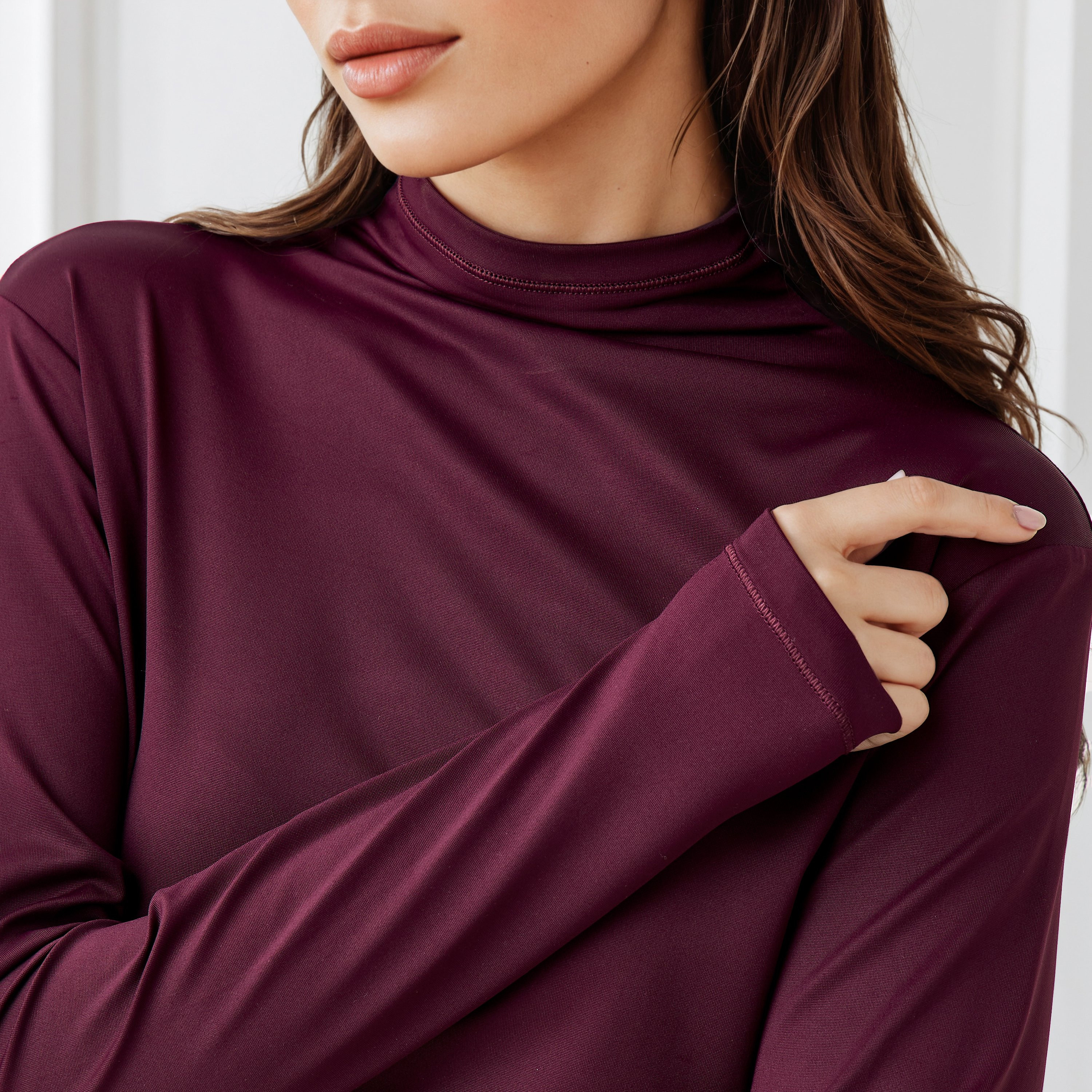تيشيرت بقصة عادية وياقة عالية-women-clothing-tshirts-image-5