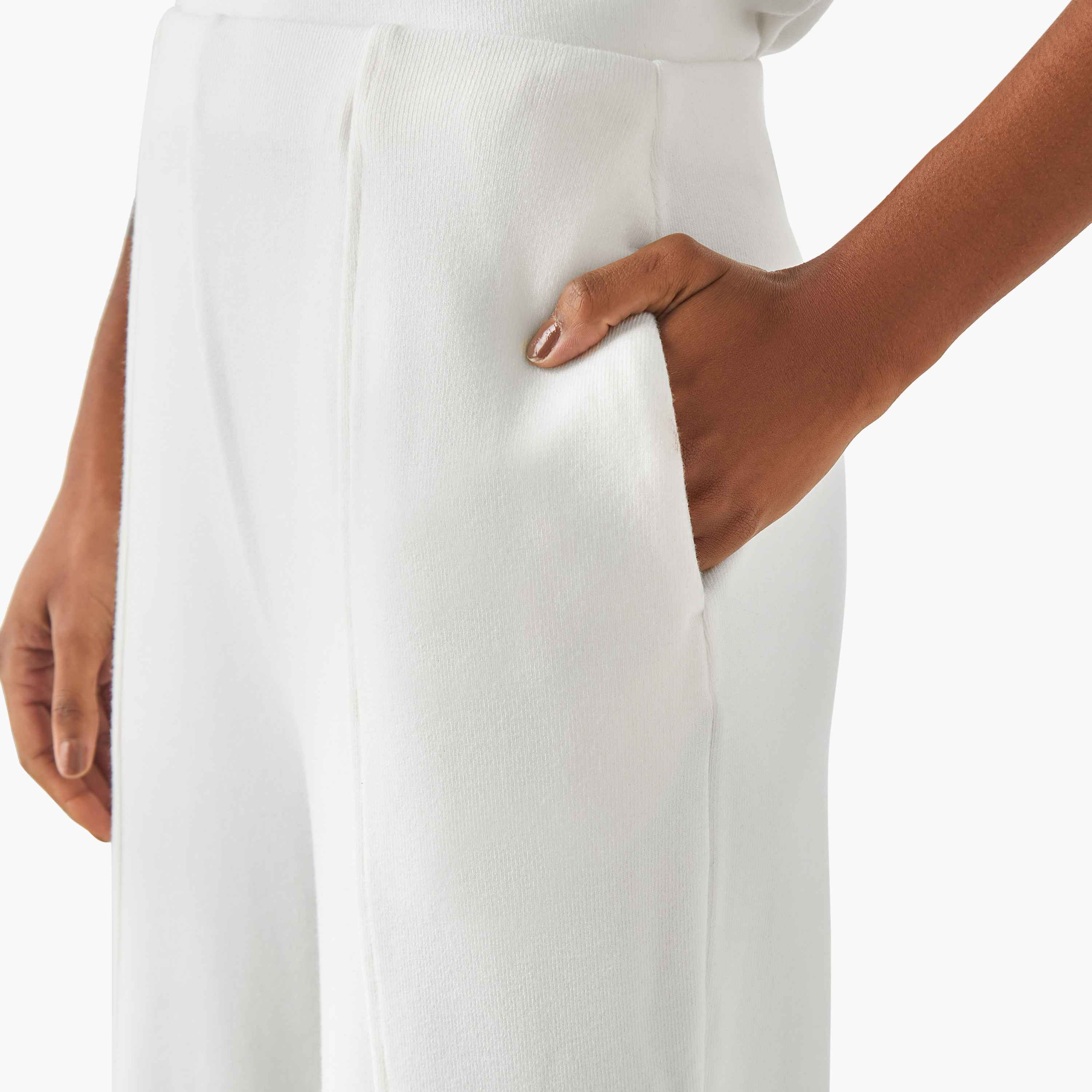 بنطلون رياضي بأرجل واسعة وخصر مرن وجيوب-women-clothing-bottoms-joggers-image-4