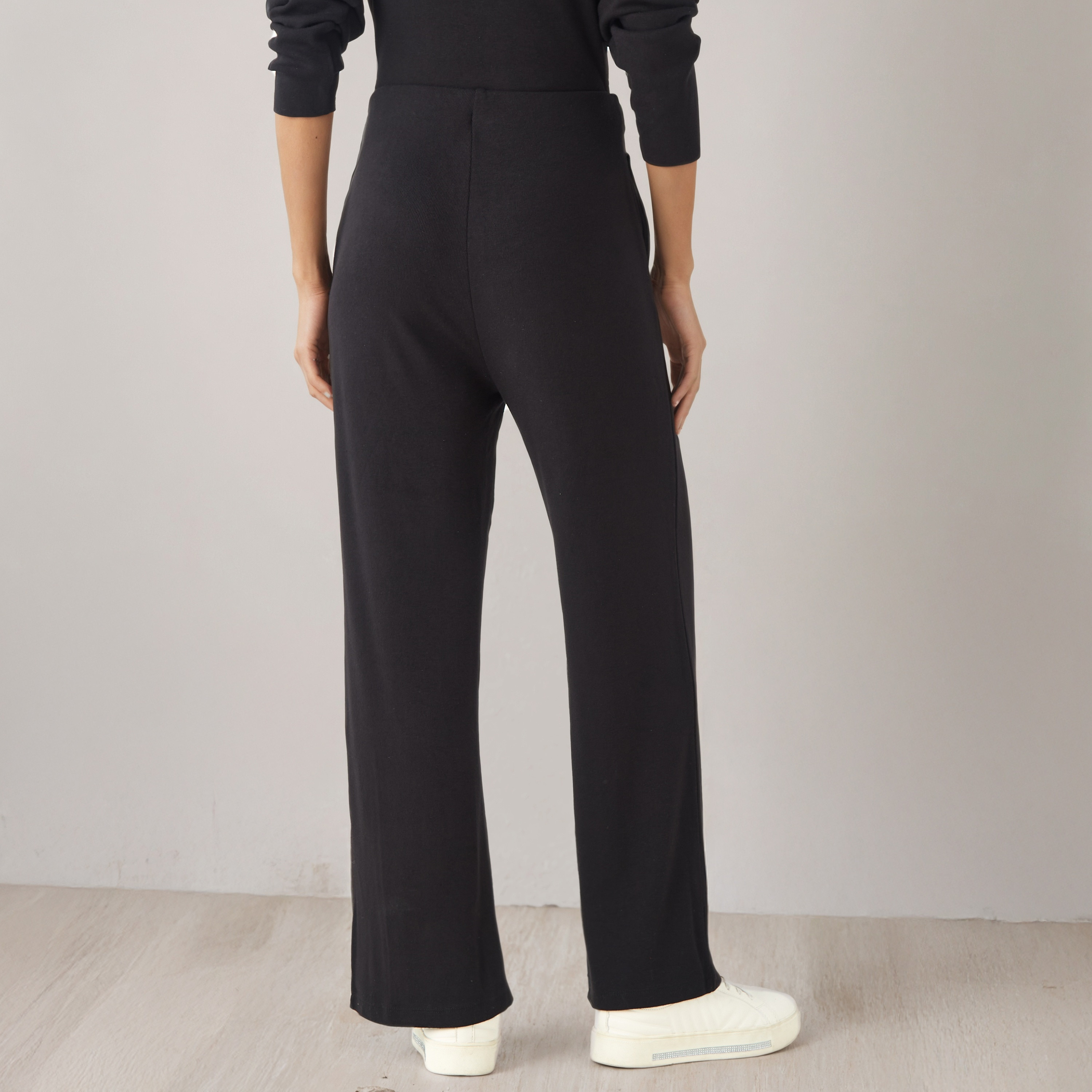 بنطلون رياضي بأرجل واسعة وخصر مرن-women-clothing-bottoms-joggers-image-3