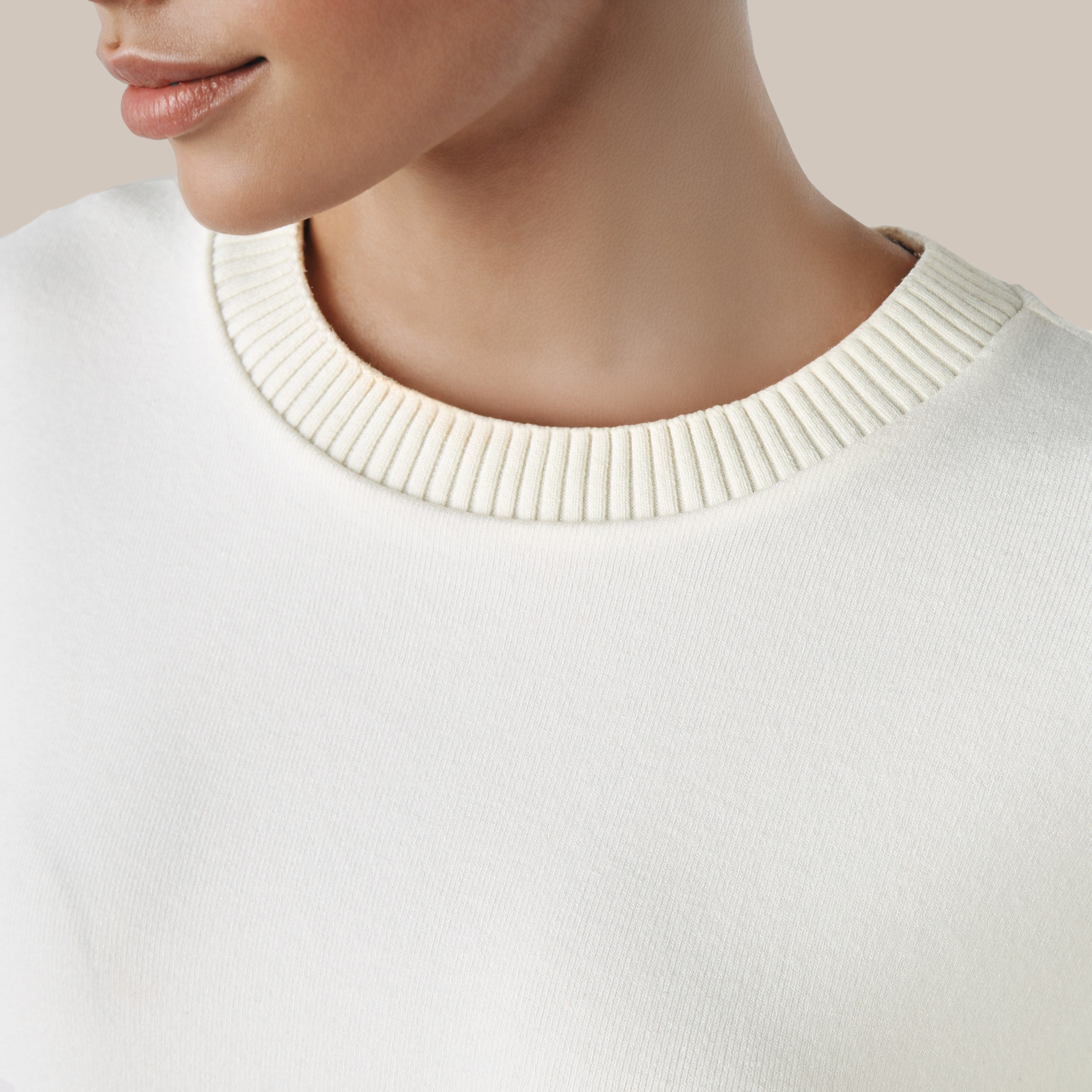 كنزة مضلعة بقصّة عادية وياقة مستديرة-women-winterwear-cardigansandjumpers-jumpers-image-10