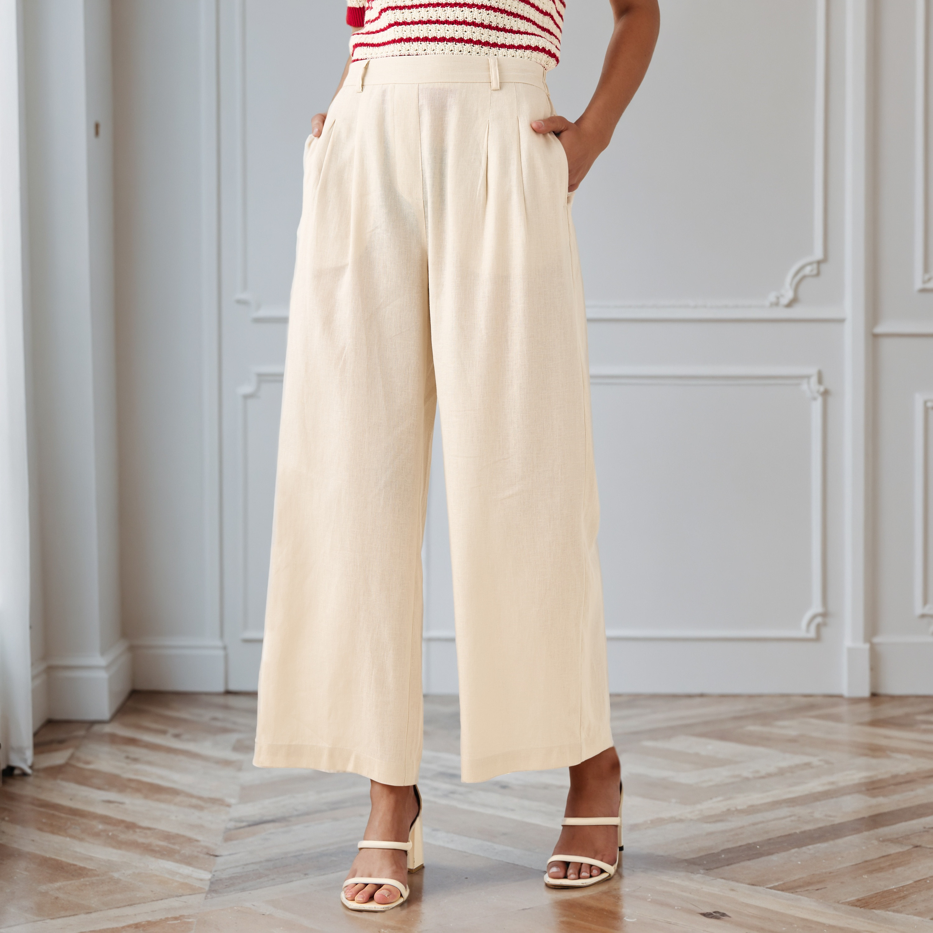 بنطلون واسع الساقين من مزيج الكتان بكُسرات وخصر مطاطي-women-clothing-trousers-image-6