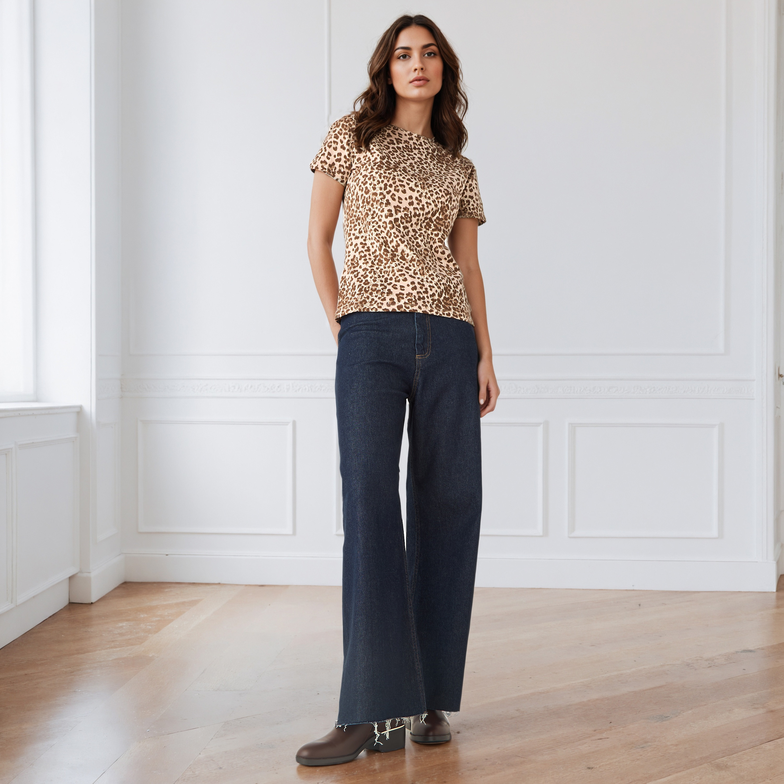 تيشيرت بياقة ضيقة وطبعات-women-clothing-tshirts-image-2