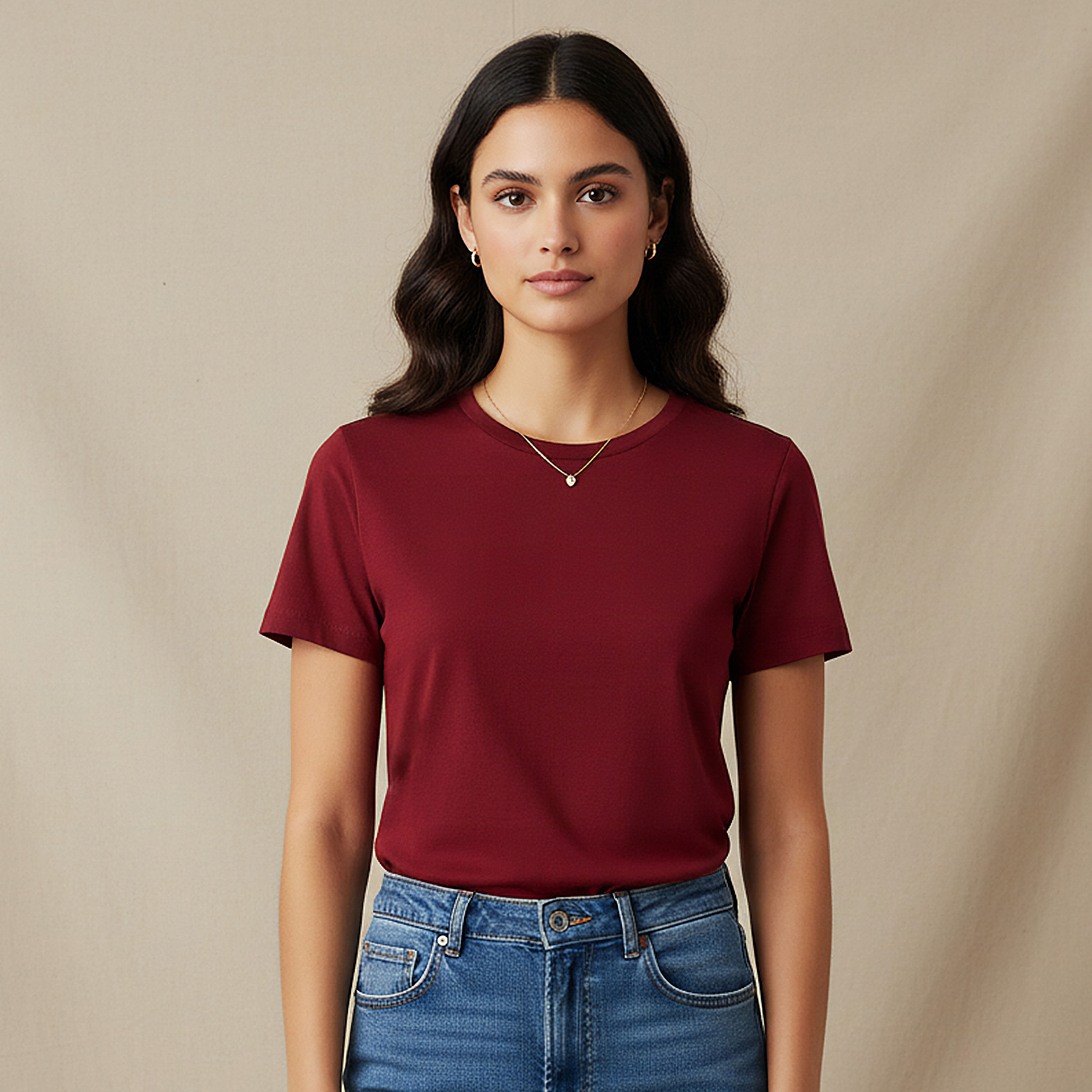تيشيرت بقصة سليم وياقة ضيقة-women-clothing-tshirts-image-1