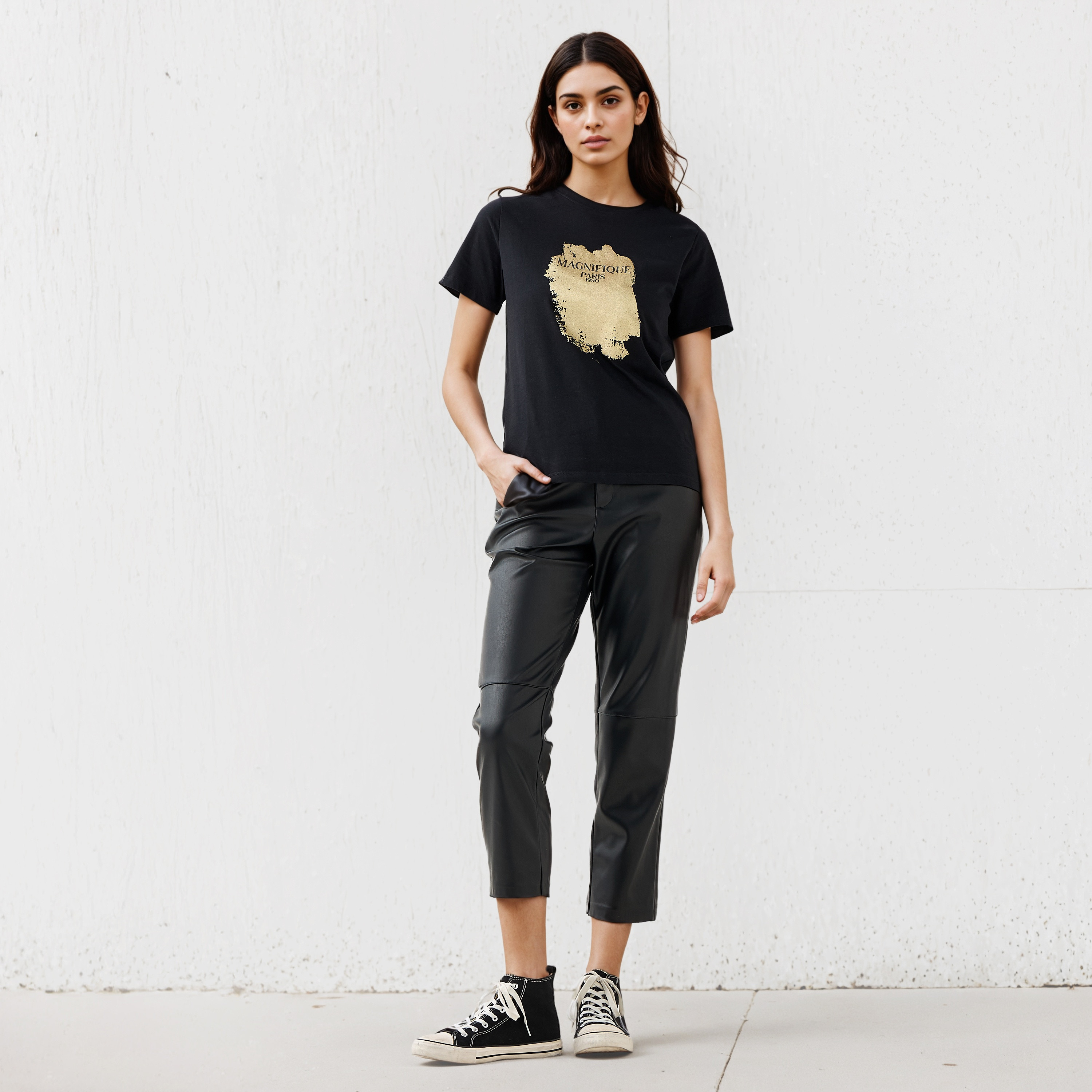 تيشيرت بياقة ضيقة وطبعات-women-clothing-tshirts-image-2