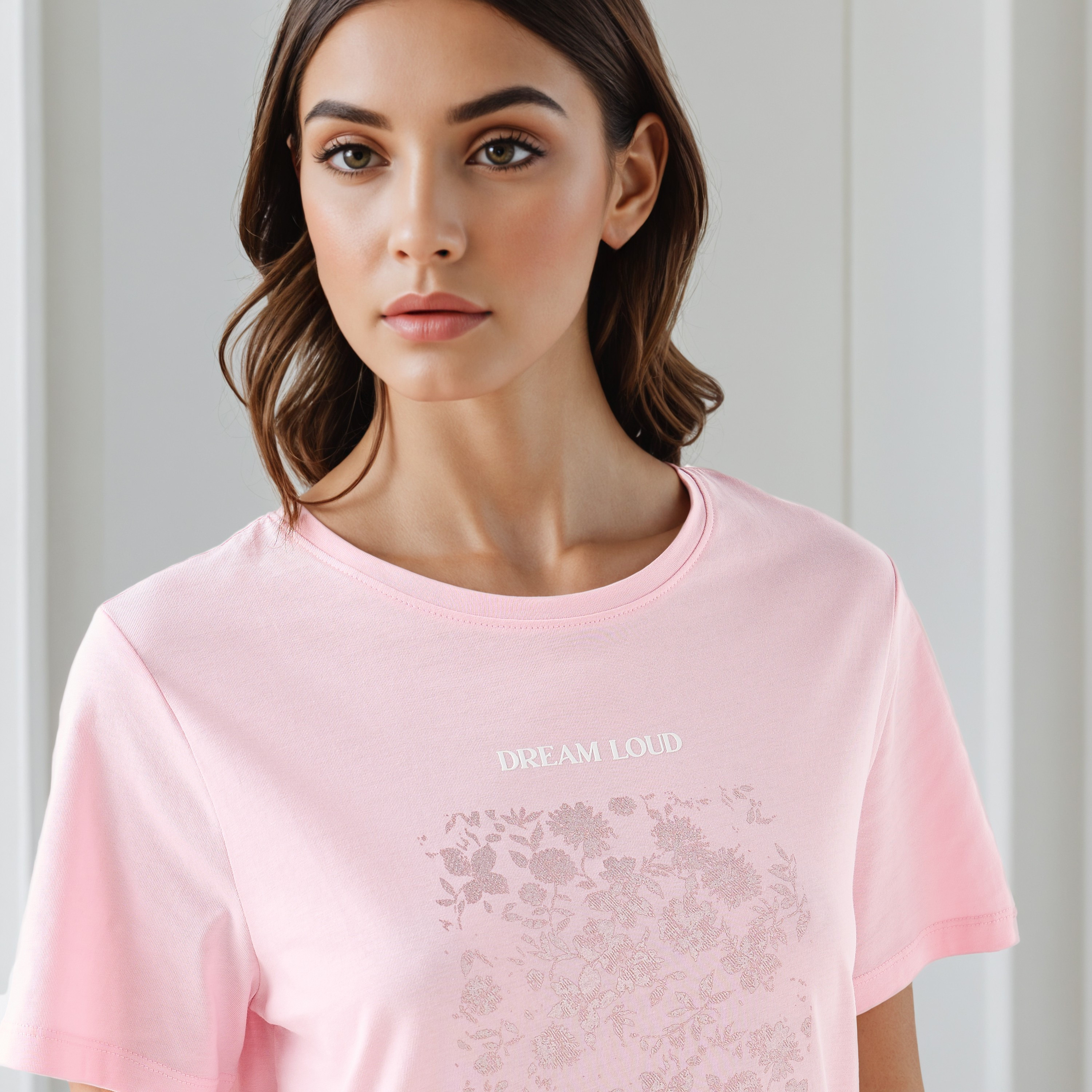 تيشيرت بياقة ضيقة وطبعات-women-clothing-tshirts-image-4